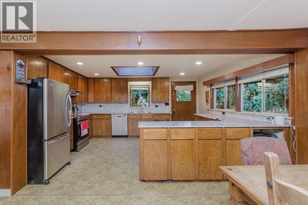 6252 Sechelt Inlet Road, Sechelt, British Columbia  V7Z 0L3 - Photo 10 - R3060258