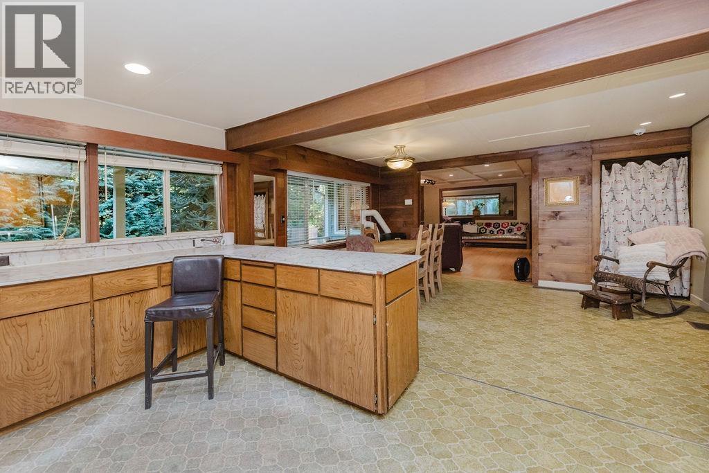 6252 Sechelt Inlet Road, Sechelt, British Columbia  V7Z 0L3 - Photo 13 - R3060258