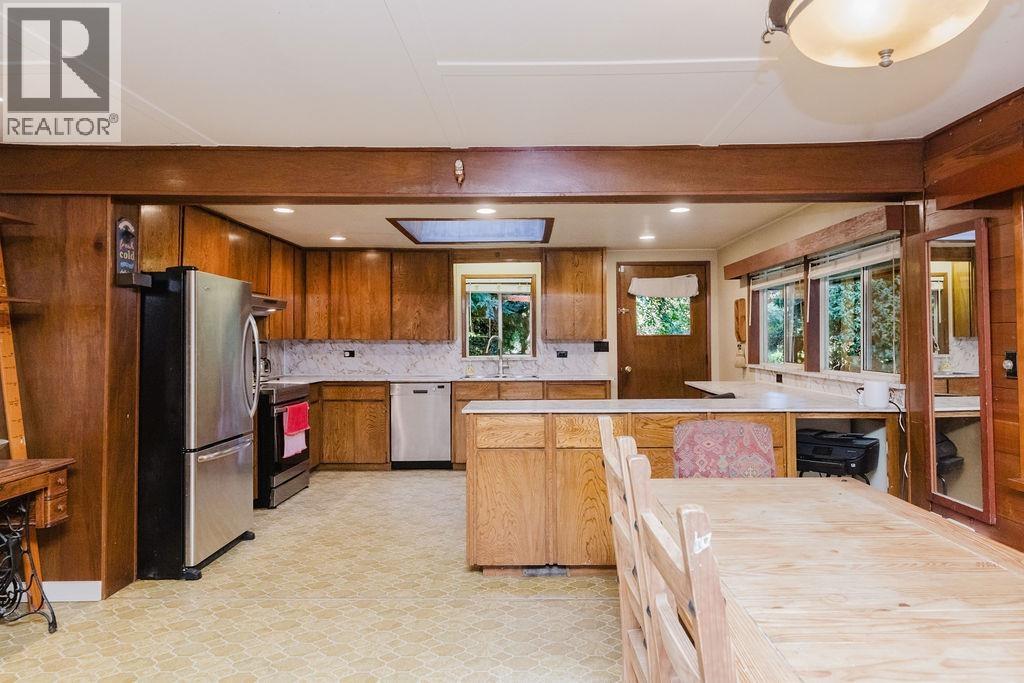 6252 Sechelt Inlet Road, Sechelt, British Columbia  V7Z 0L3 - Photo 9 - R3060258