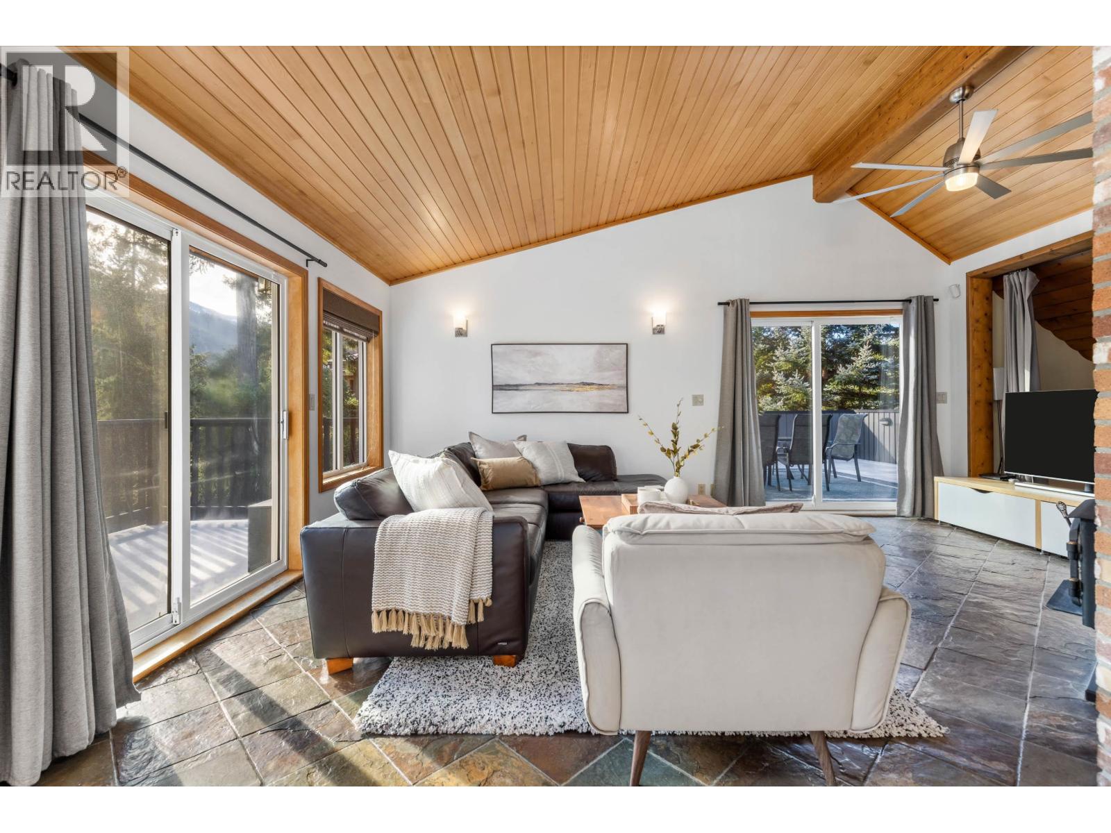 9548 Emerald Drive, Whistler, British Columbia  V8E 0G5 - Photo 13 - R3060288