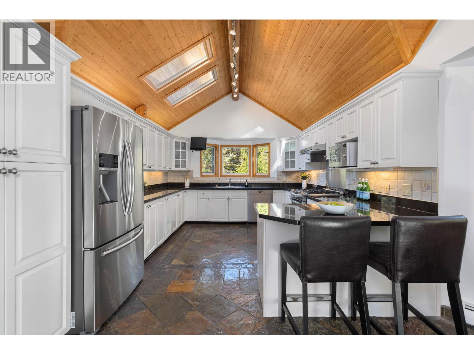 9548 Emerald Drive, Whistler, British Columbia  V8E 0G5 - Photo 8 - R3060288