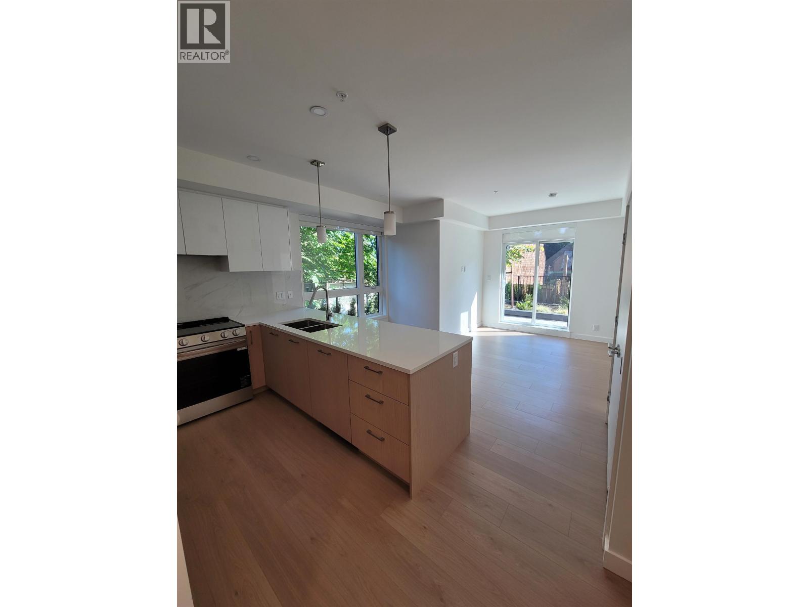 116 150 JAMES ROAD, port moody, British Columbia