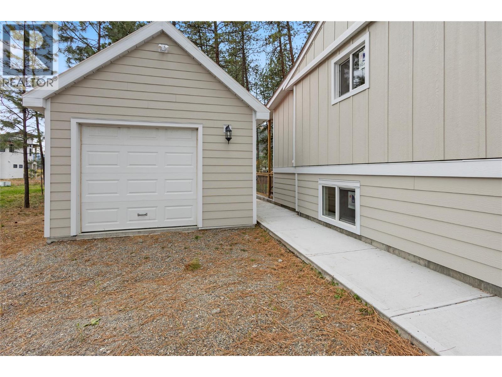 8127 Donaldson Drive, Grand Forks, British Columbia  V0H 1H2 - Photo 16 - 10366129