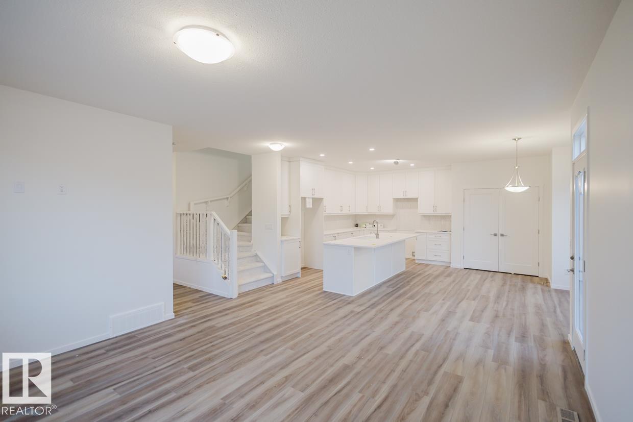848 Stillwater Bv Nw, Edmonton, Alberta  T6M 2P5 - Photo 10 - E4462869