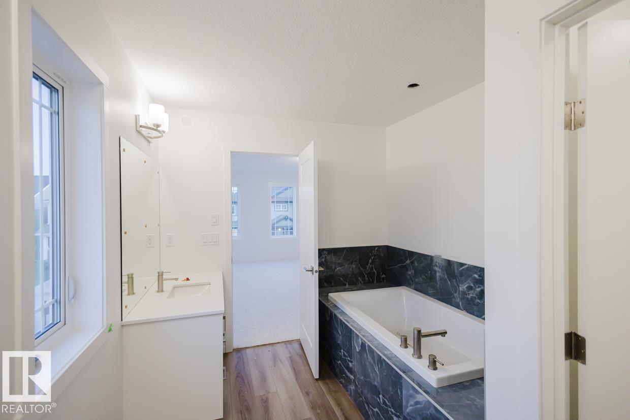 848 Stillwater Bv Nw, Edmonton, Alberta  T6M 2P5 - Photo 21 - E4462869