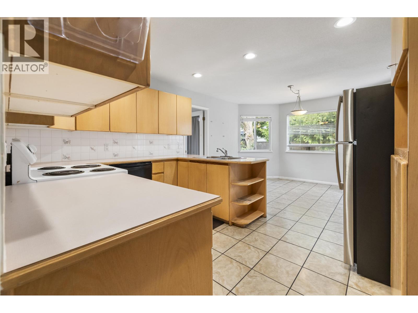 6315 Holly Park Drive, Delta, British Columbia  V4K 4T3 - Photo 6 - R3058183
