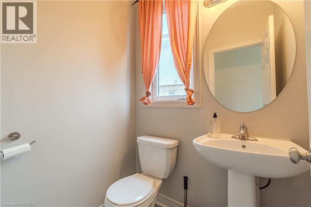 8 Barlow Place, Paris, Ontario  N3L 0G8 - Photo 3 - 40780332