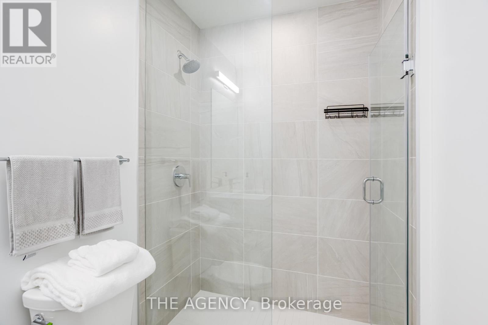 Th05 - 33 Frederick Todd Way, Toronto, Ontario  M4G 0C9 - Photo 12 - C12472632