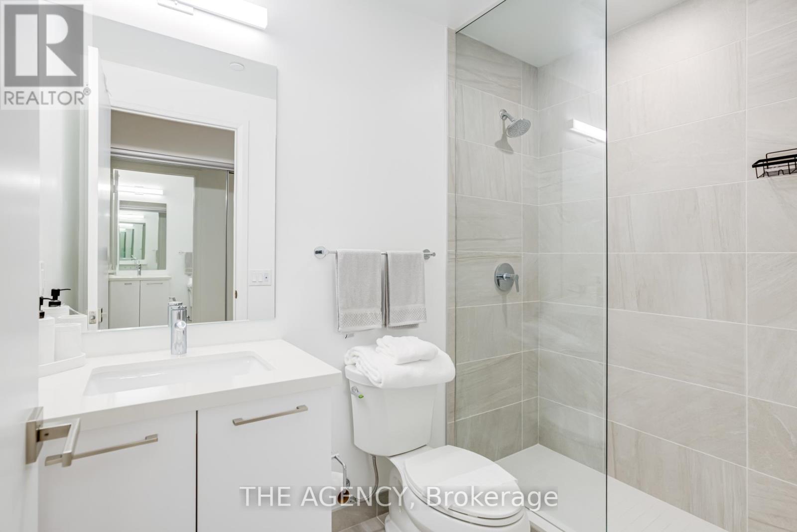 Th05 - 33 Frederick Todd Way, Toronto, Ontario  M4G 0C9 - Photo 13 - C12472632