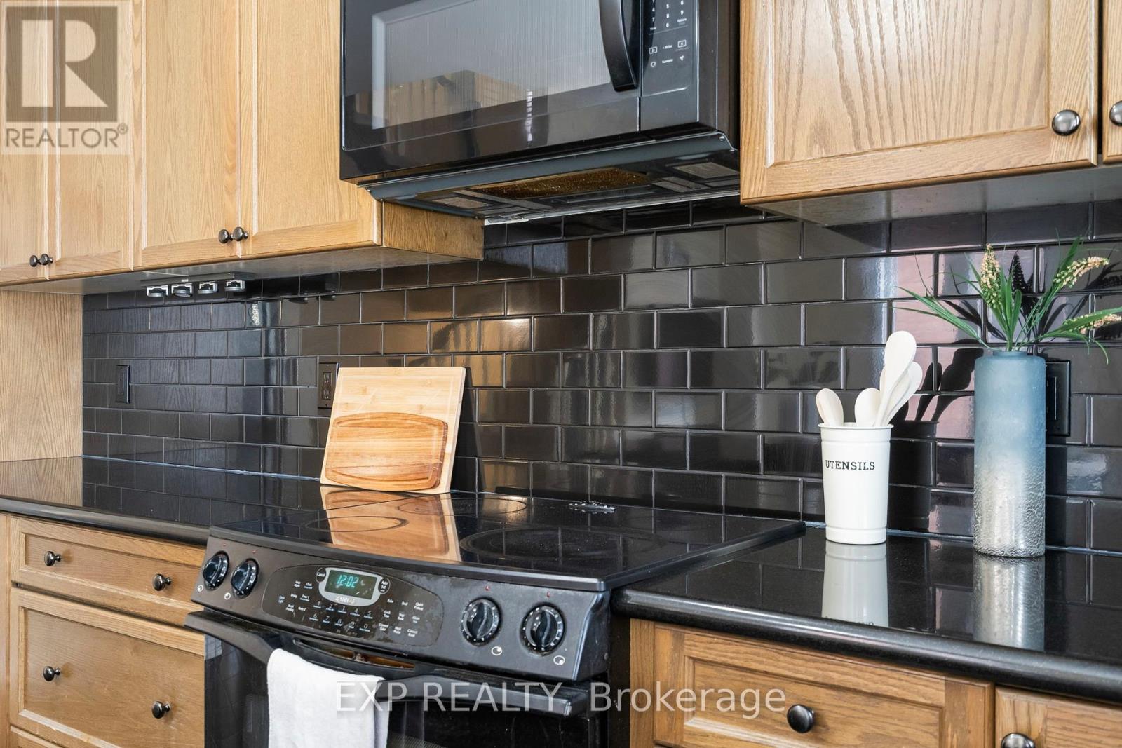 25 Abberley Street, Markham, Ontario  L6B 0N2 - Photo 9 - N12423173