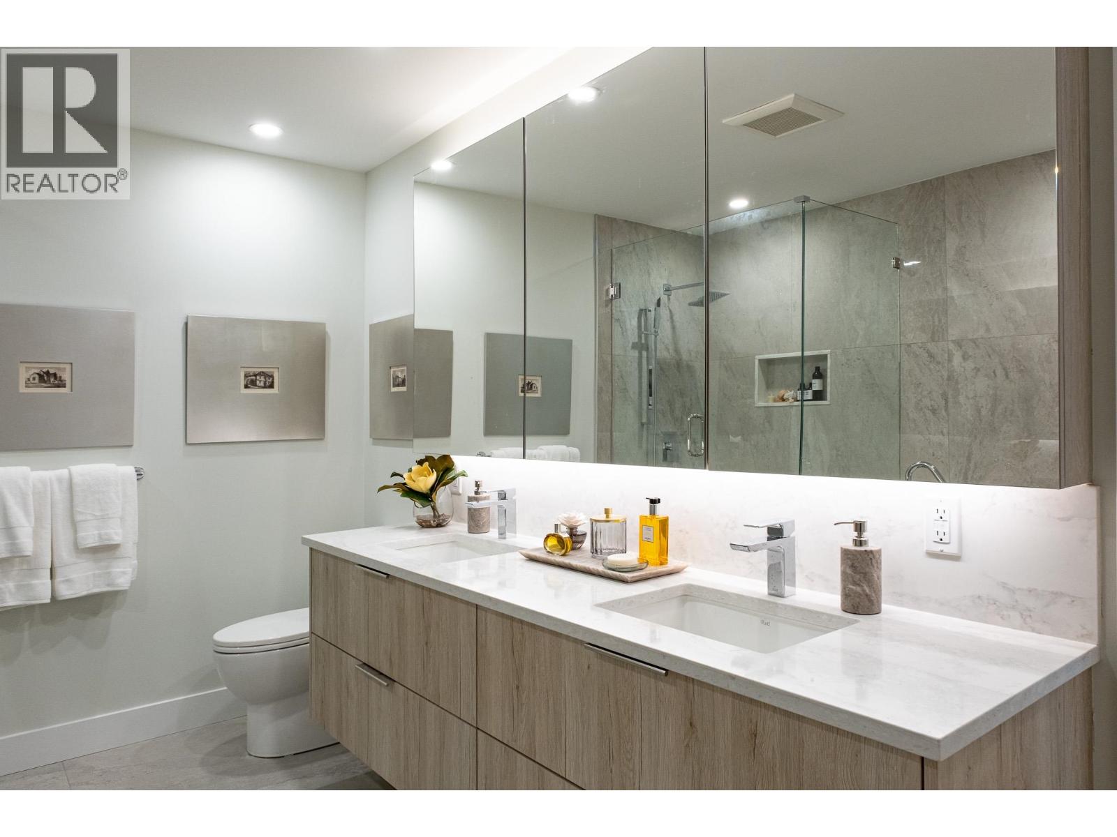 305 423 6th Street, West Vancouver, British Columbia  V7T 0A1 - Photo 13 - R3059745