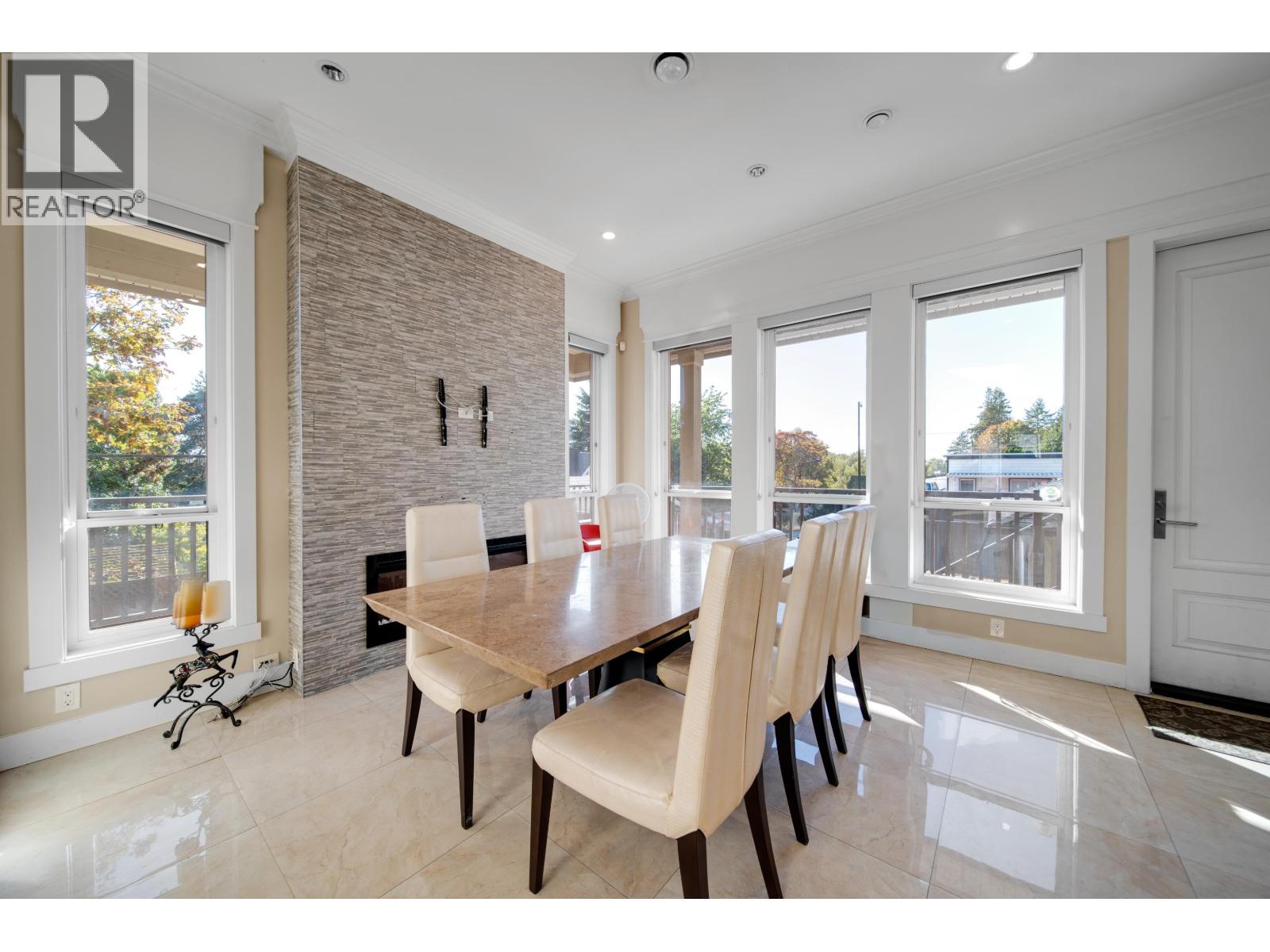 8543 Royal Oak Avenue, Burnaby, British Columbia  V5J 4L5 - Photo 6 - R3056402