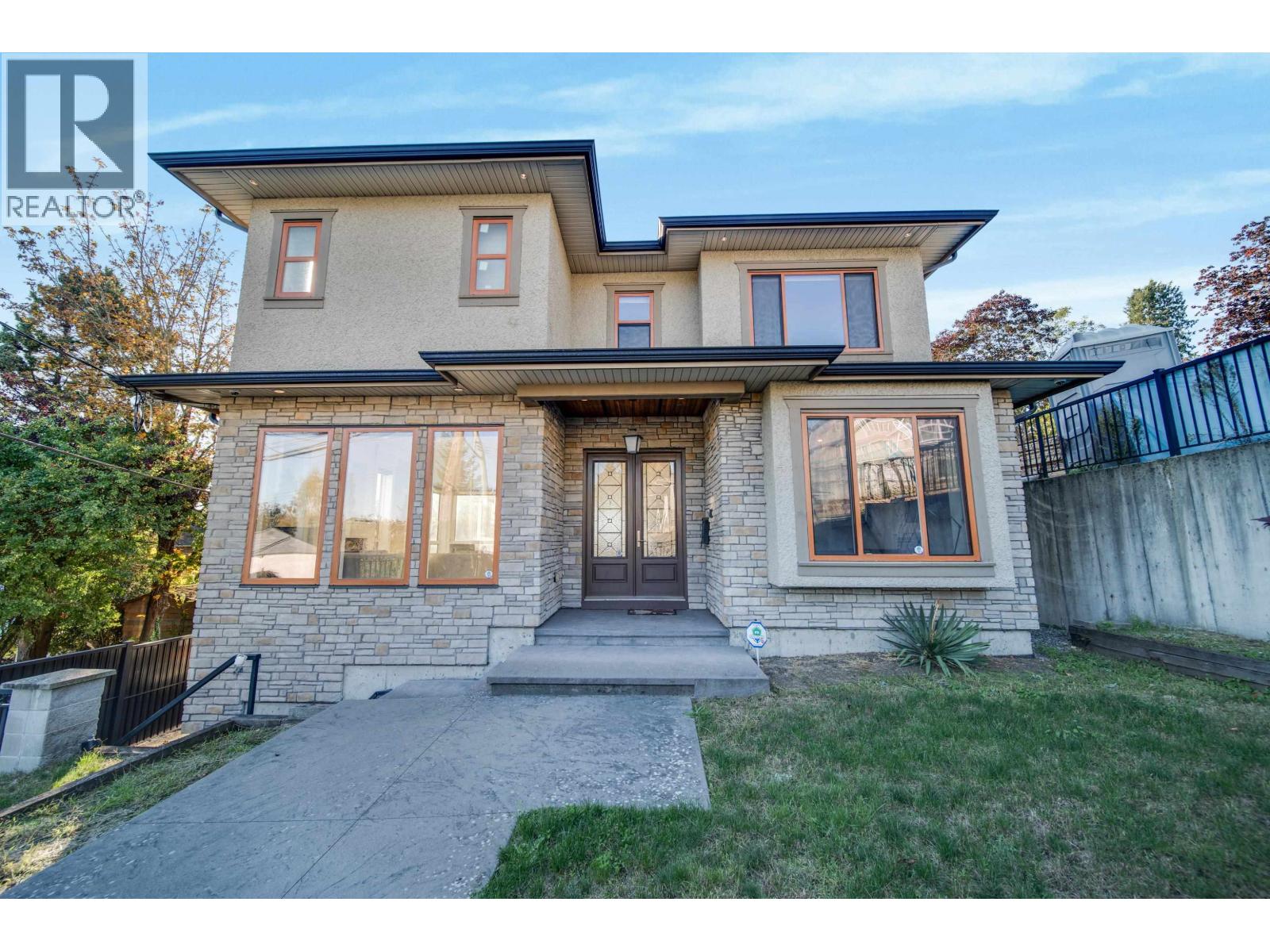 8543 ROYAL OAK AVENUE, Burnaby, British Columbia