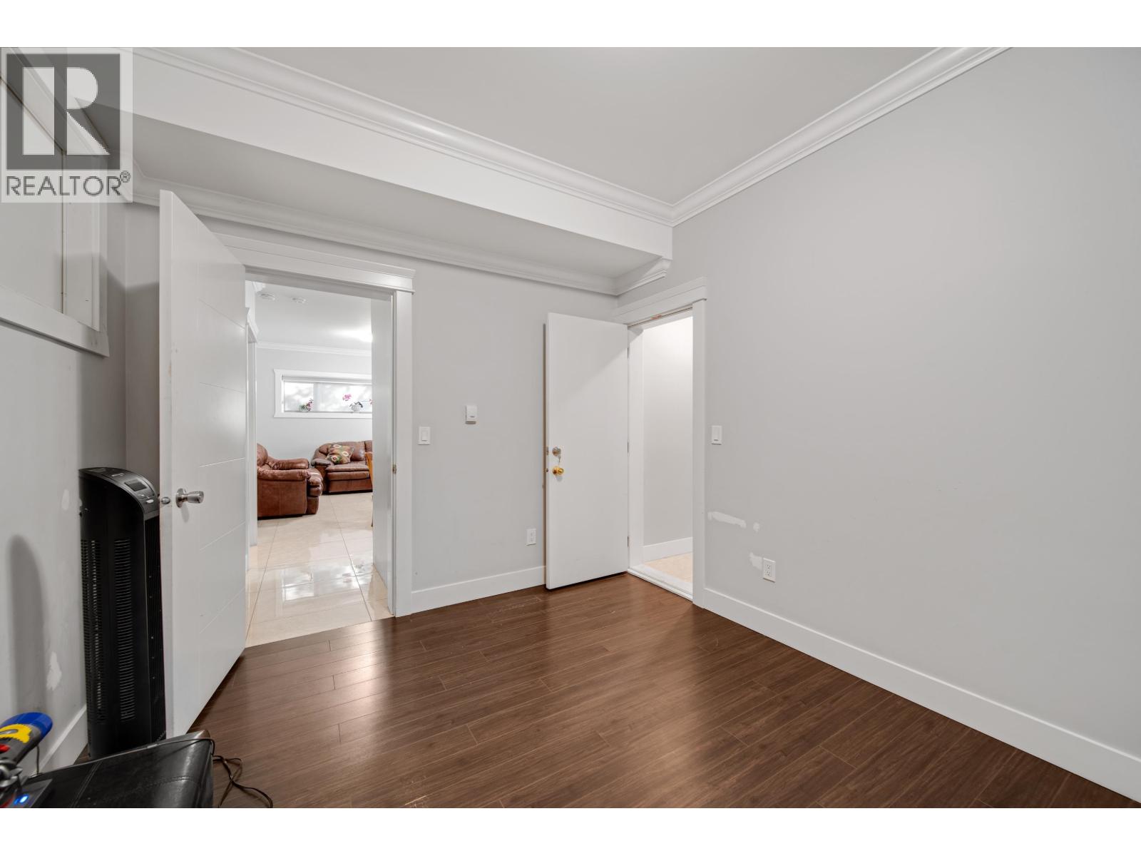 8543 Royal Oak Avenue, Burnaby, British Columbia  V5J 4L5 - Photo 23 - R3056402