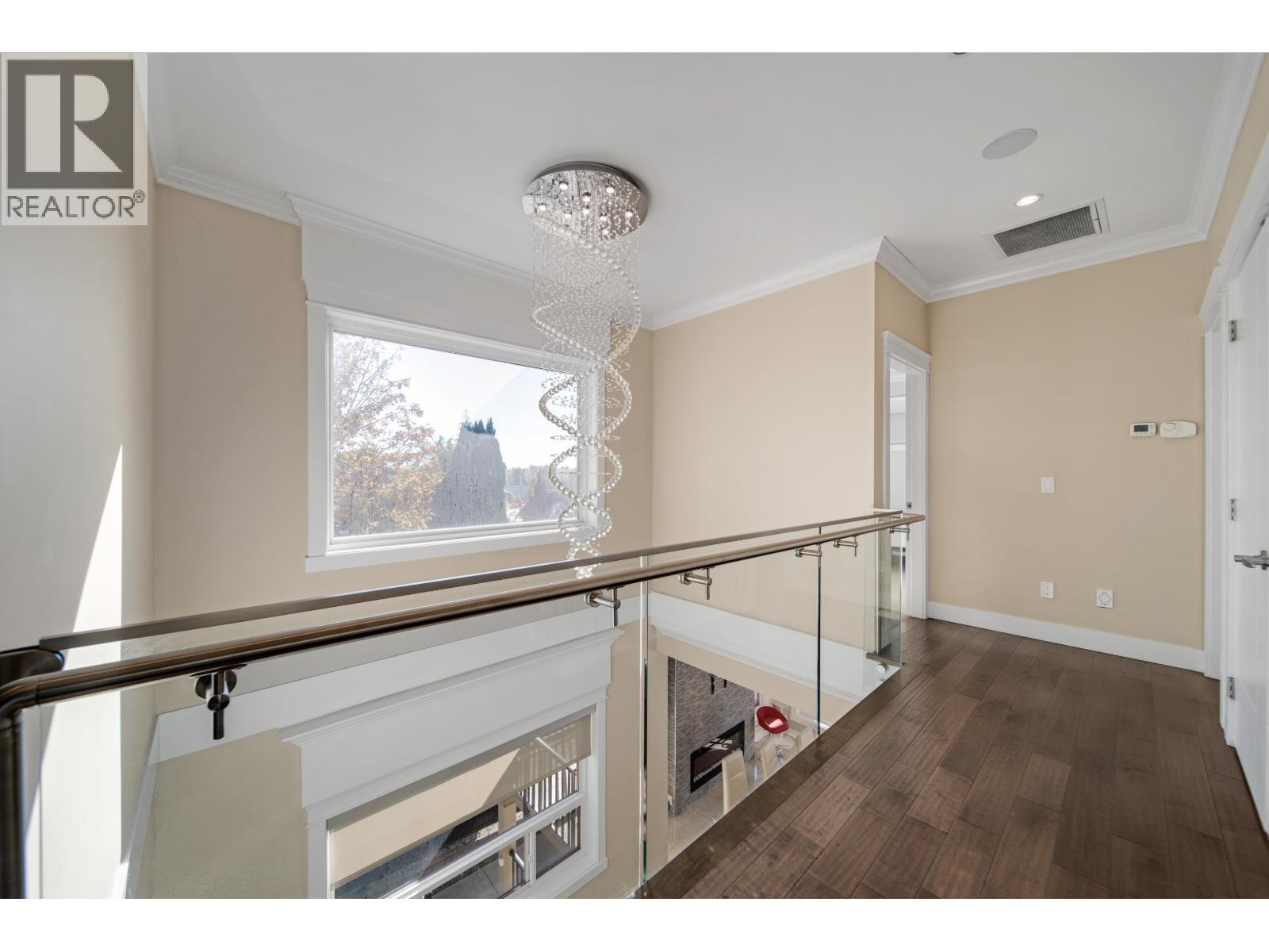 8543 Royal Oak Avenue, Burnaby, British Columbia  V5J 4L5 - Photo 13 - R3056402