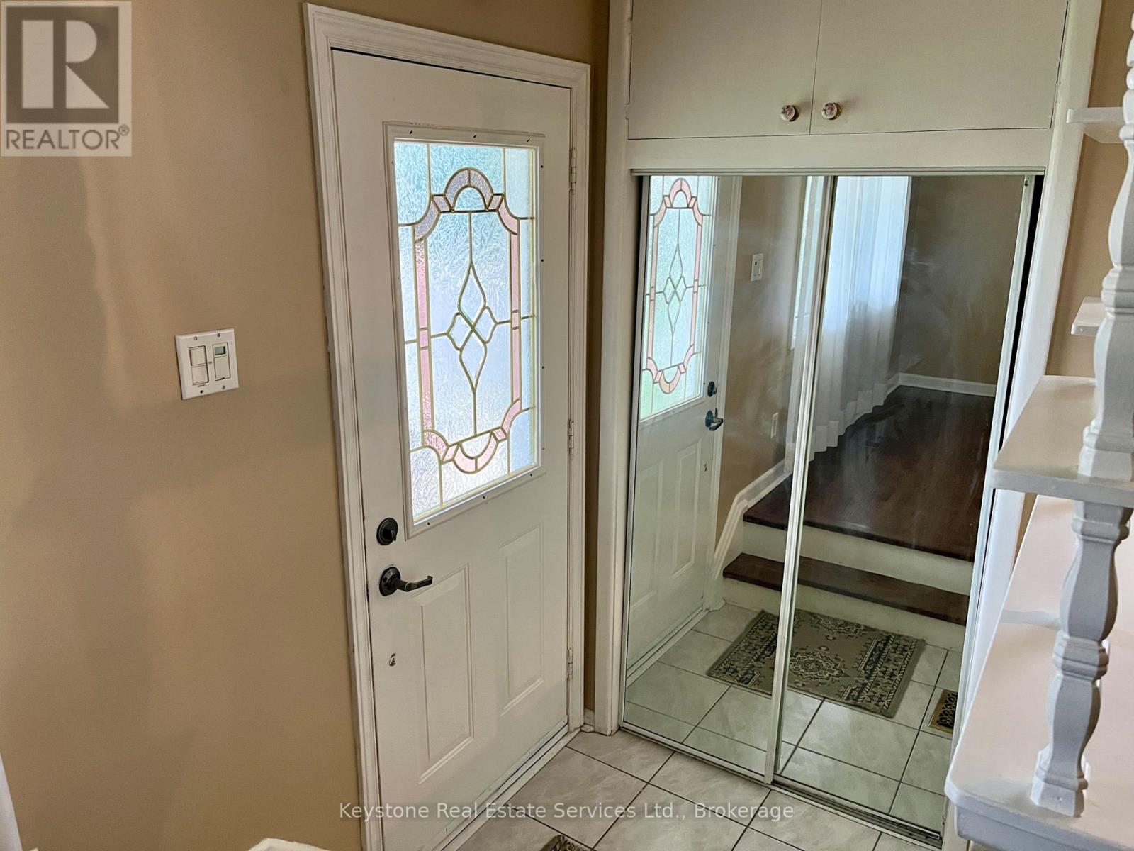Main Floor - 426 Seabourne Drive S, Oakville, Ontario  L6L 4G2 - Photo 3 - W12472845