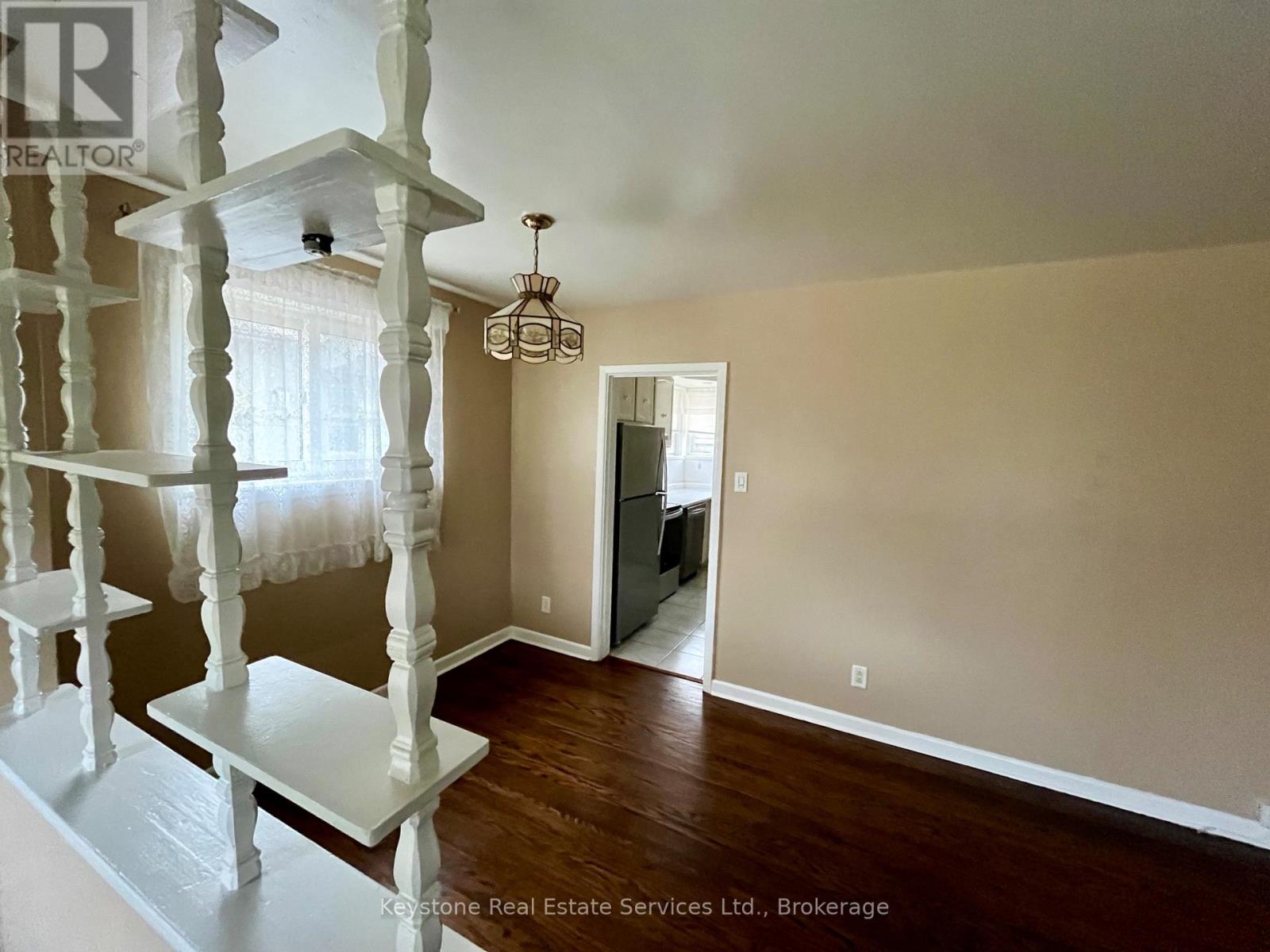 Main Floor - 426 Seabourne Drive S, Oakville, Ontario  L6L 4G2 - Photo 7 - W12472845