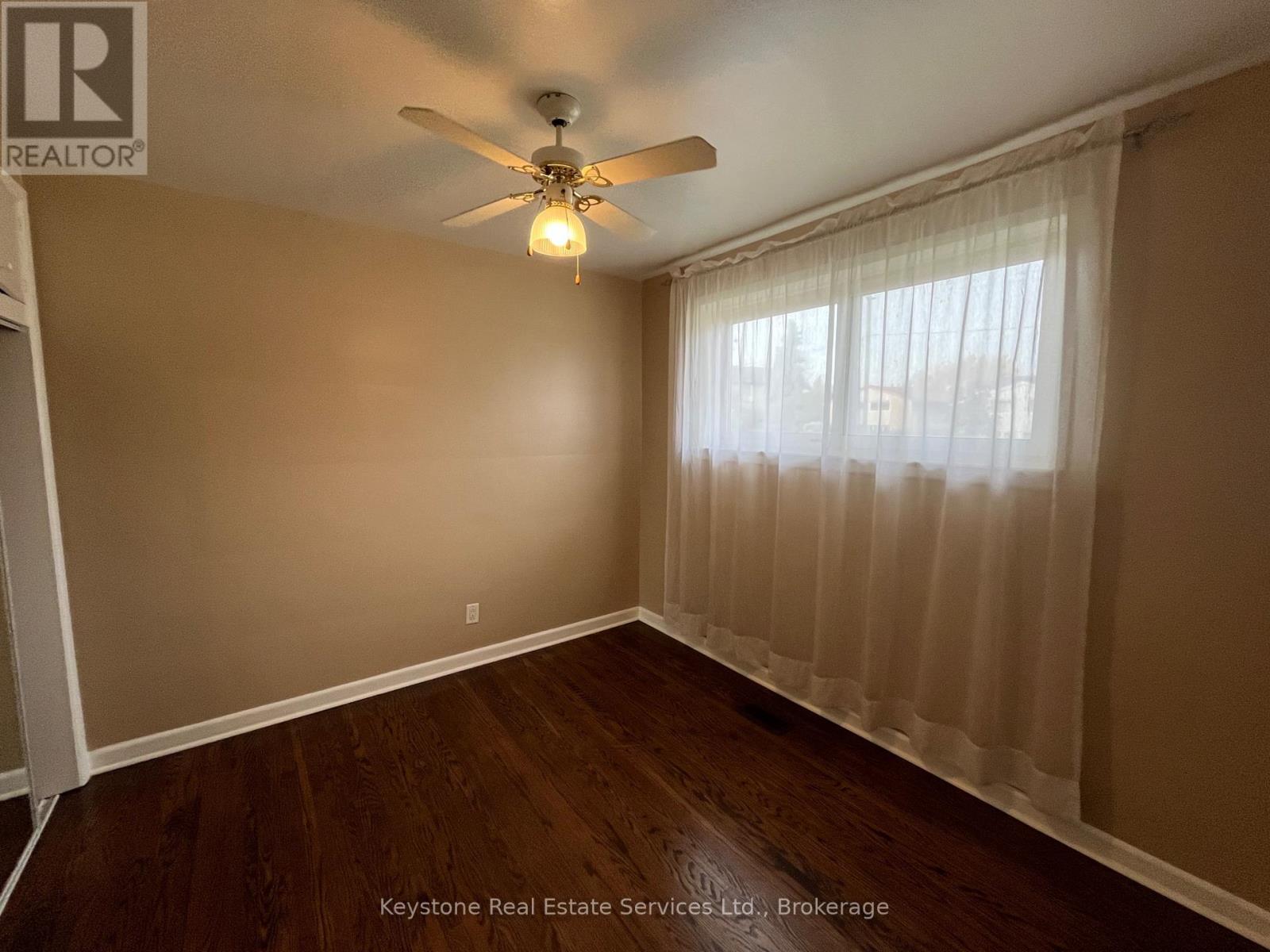 Main Floor - 426 Seabourne Drive S, Oakville, Ontario  L6L 4G2 - Photo 8 - W12472845