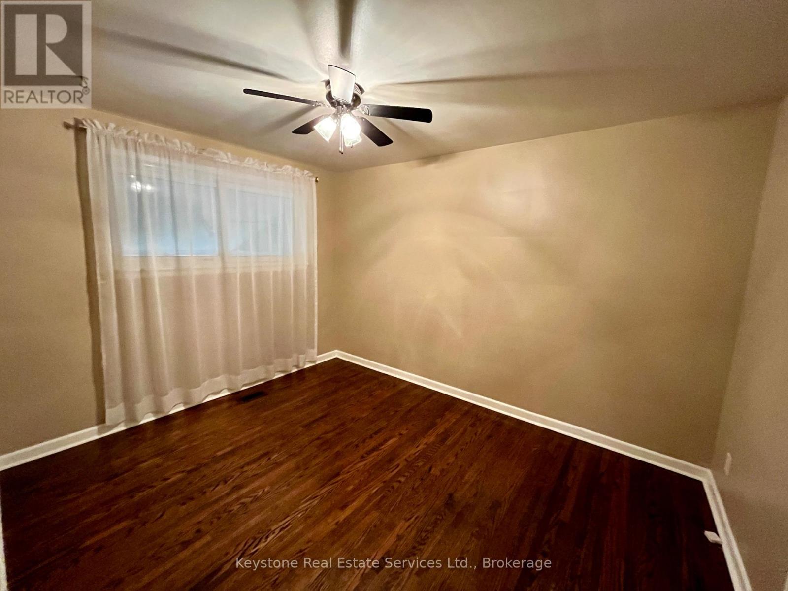 Main Floor - 426 Seabourne Drive S, Oakville, Ontario  L6L 4G2 - Photo 9 - W12472845