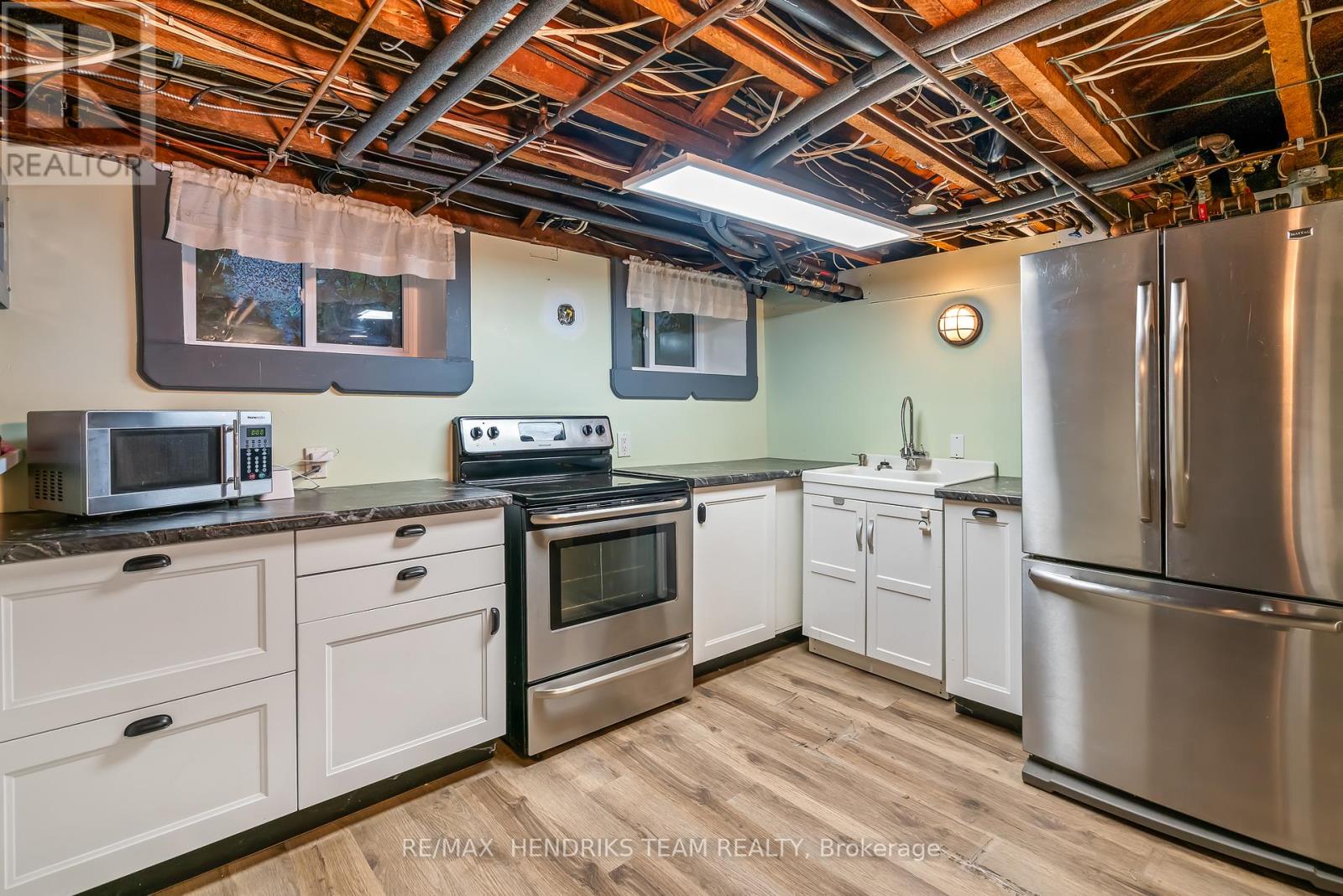 153 Geneva Street, St. Catharines, Ontario  L2R 4N7 - Photo 27 - X12472827