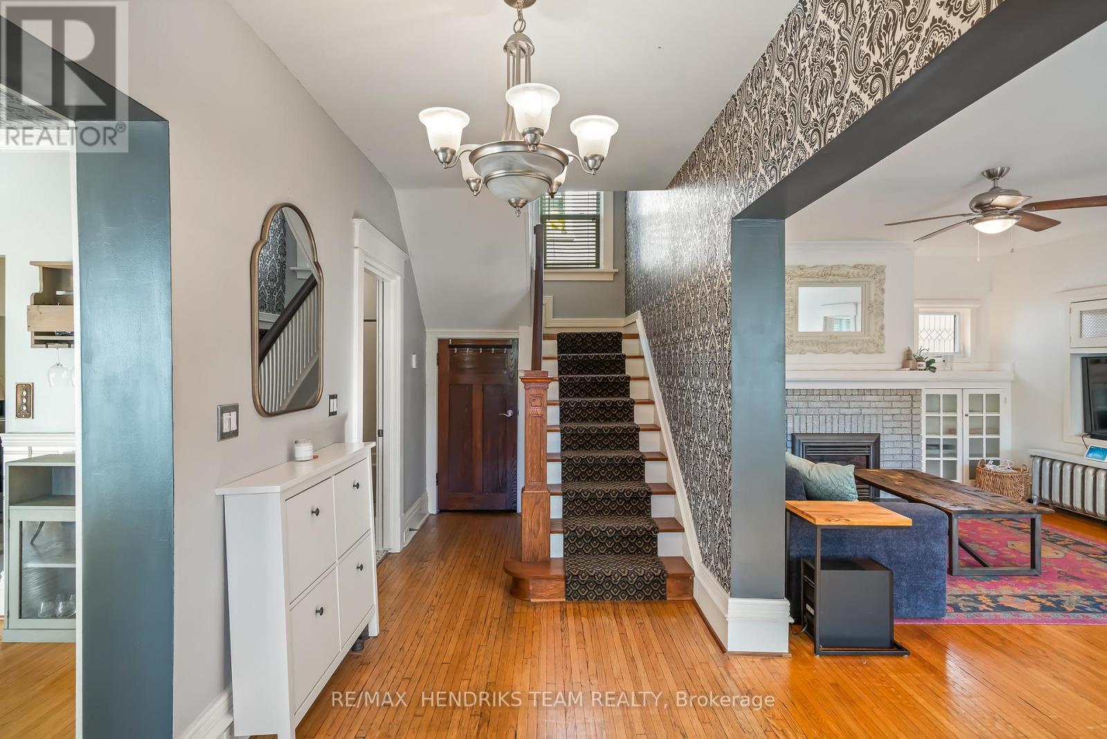 153 Geneva Street, St. Catharines, Ontario  L2R 4N7 - Photo 6 - X12472827