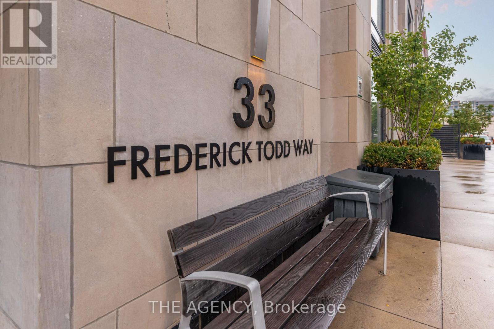 Th05 - 33 Frederick Todd Way, Toronto, Ontario  M4G 0C9 - Photo 18 - C12472632