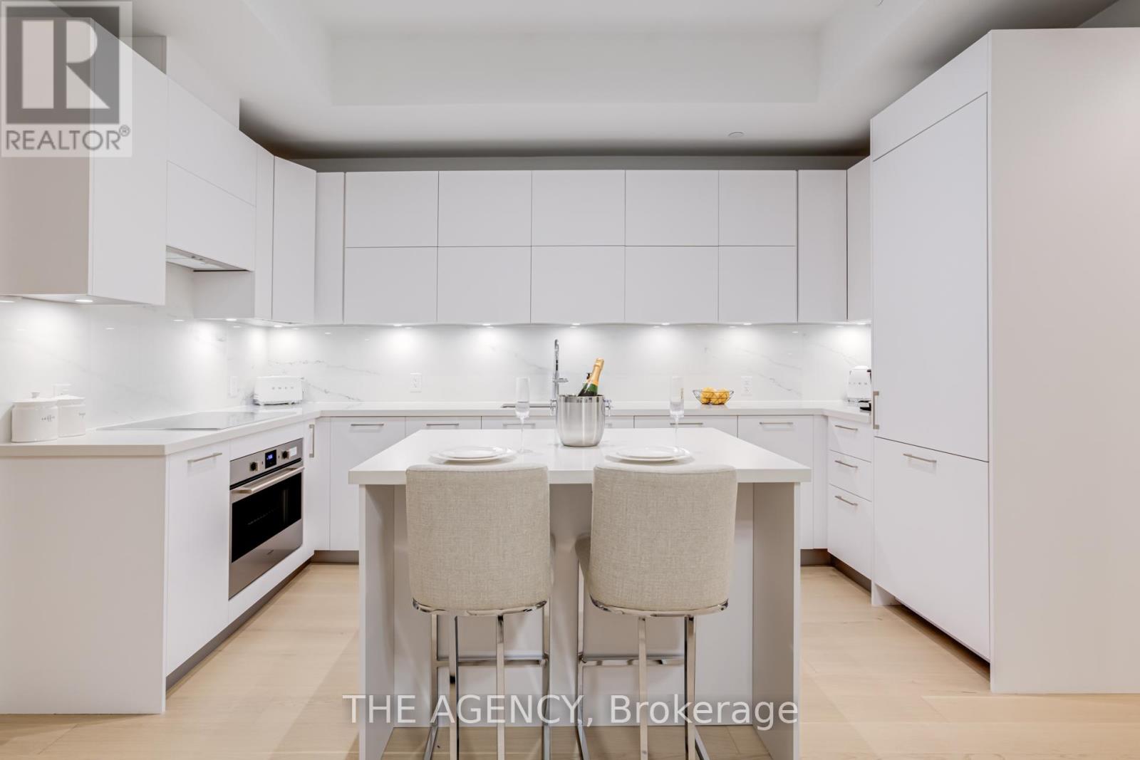 Th05 - 33 Frederick Todd Way, Toronto, Ontario  M4G 0C9 - Photo 16 - C12472632