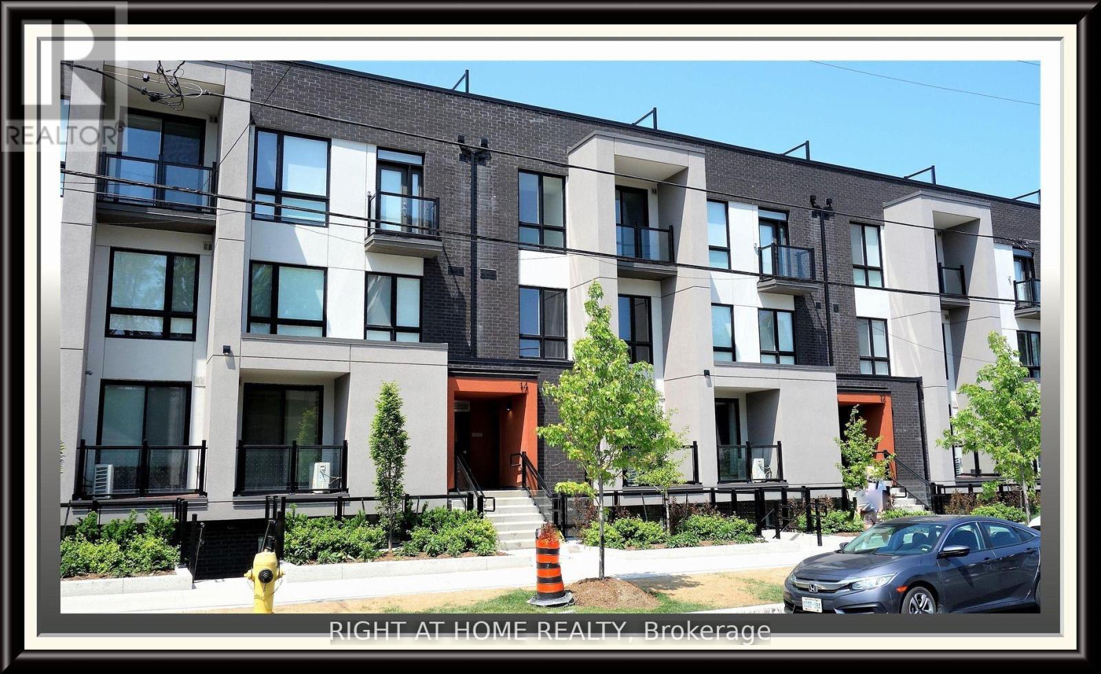 5 - 14 MARQUETTE AVENUE, Toronto, Ontario
