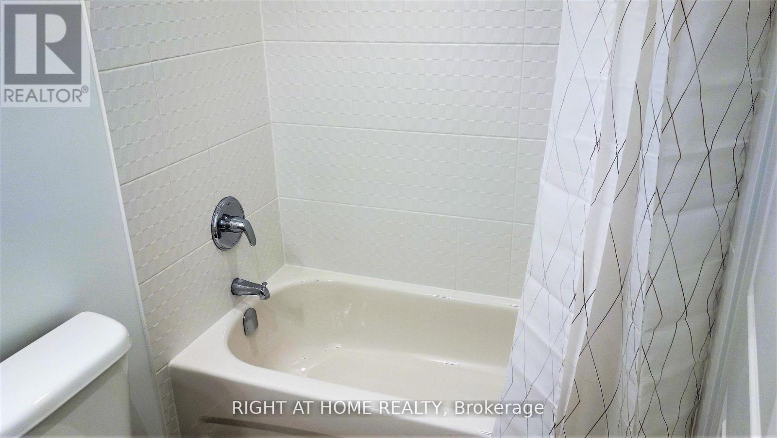 5 - 14 Marquette Avenue, Toronto, Ontario  M6A 0E1 - Photo 11 - C12472836