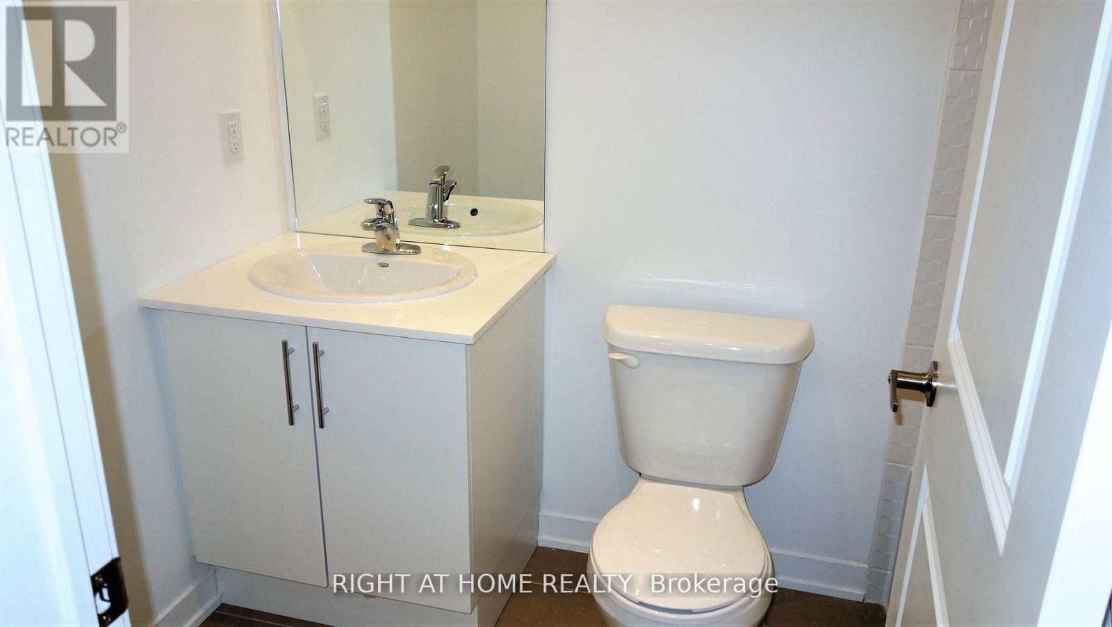 5 - 14 Marquette Avenue, Toronto, Ontario  M6A 0E1 - Photo 12 - C12472836