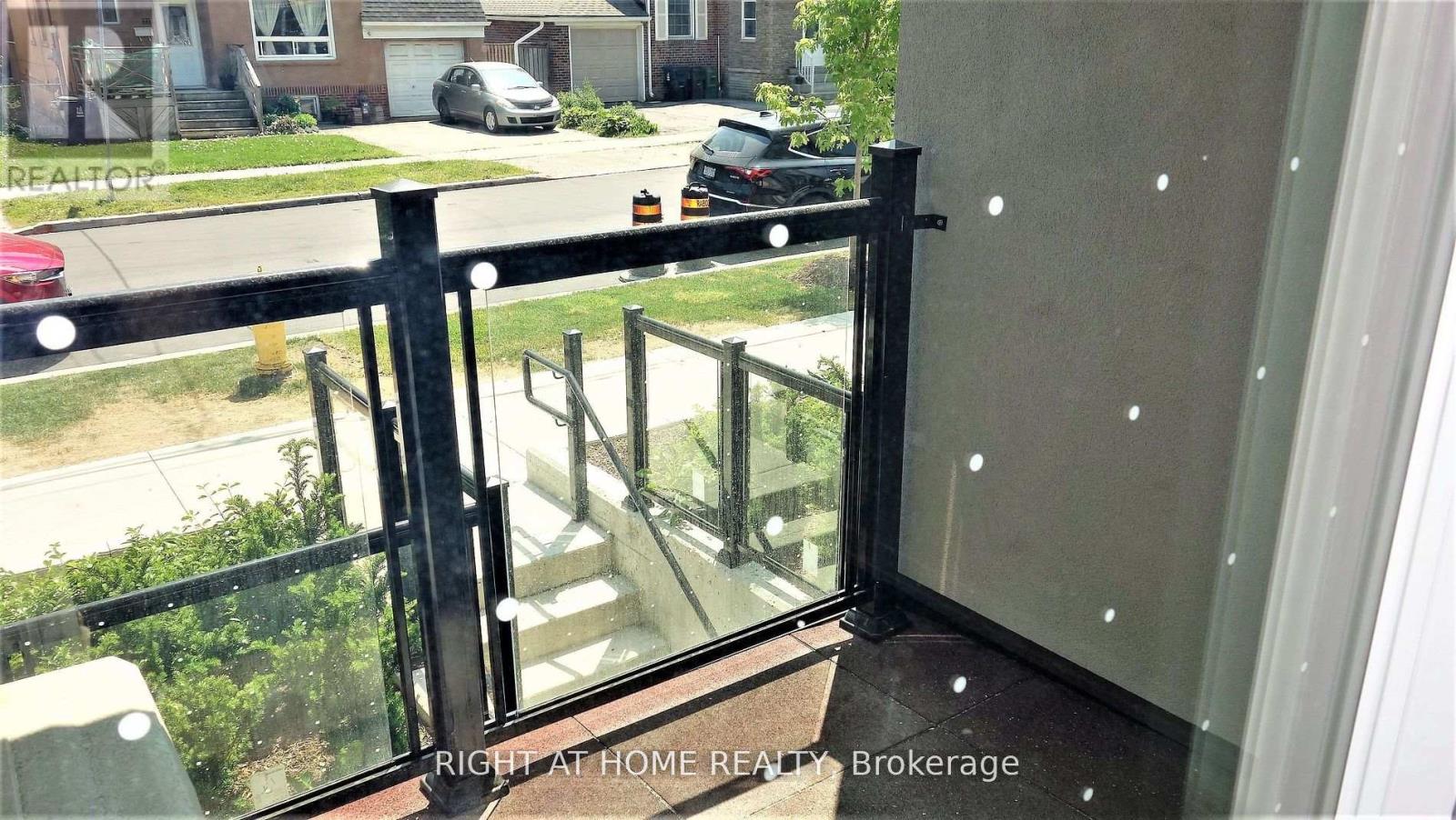 5 - 14 Marquette Avenue, Toronto, Ontario  M6A 0E1 - Photo 2 - C12472836