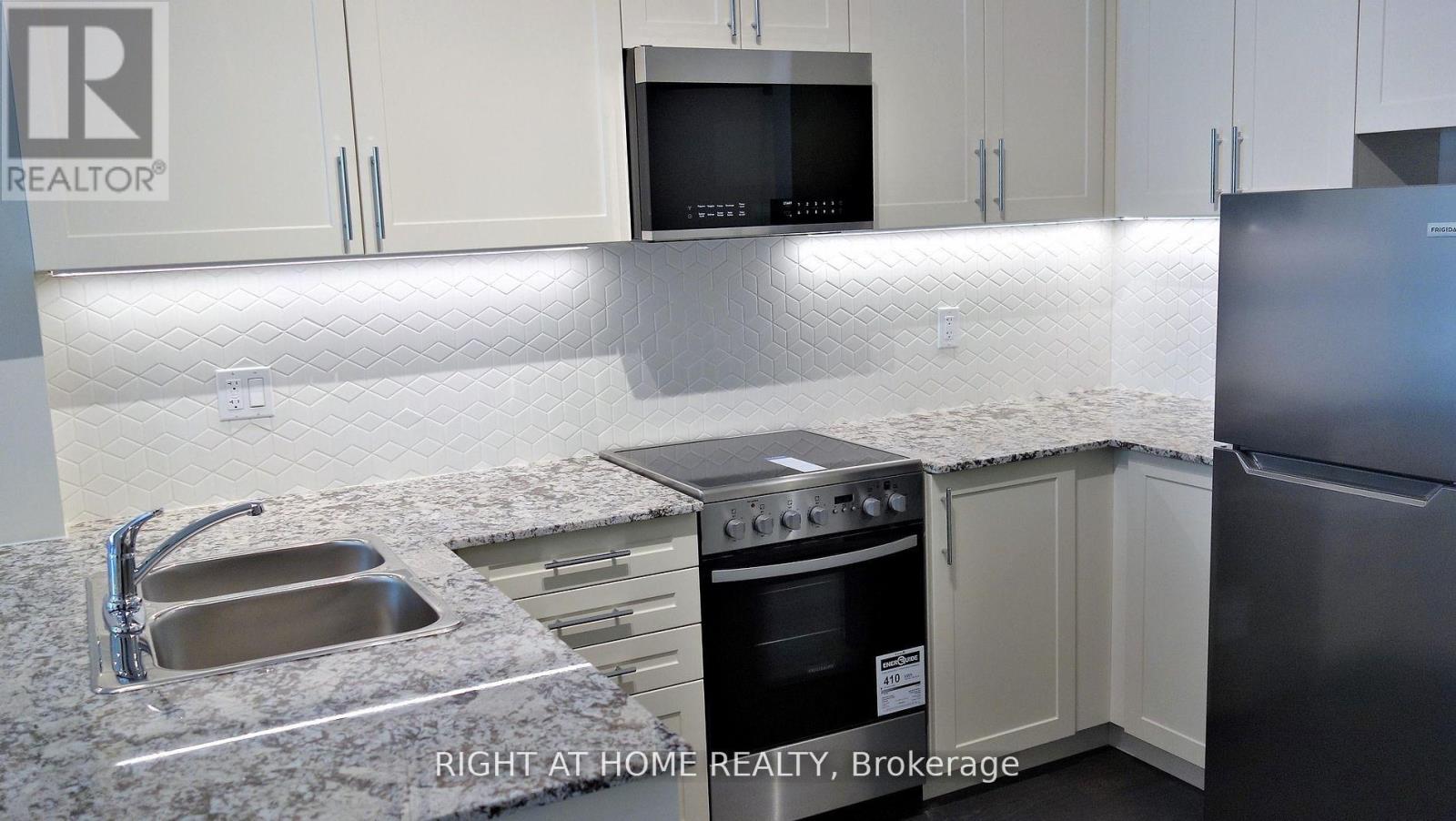 5 - 14 Marquette Avenue, Toronto, Ontario  M6A 0E1 - Photo 7 - C12472836