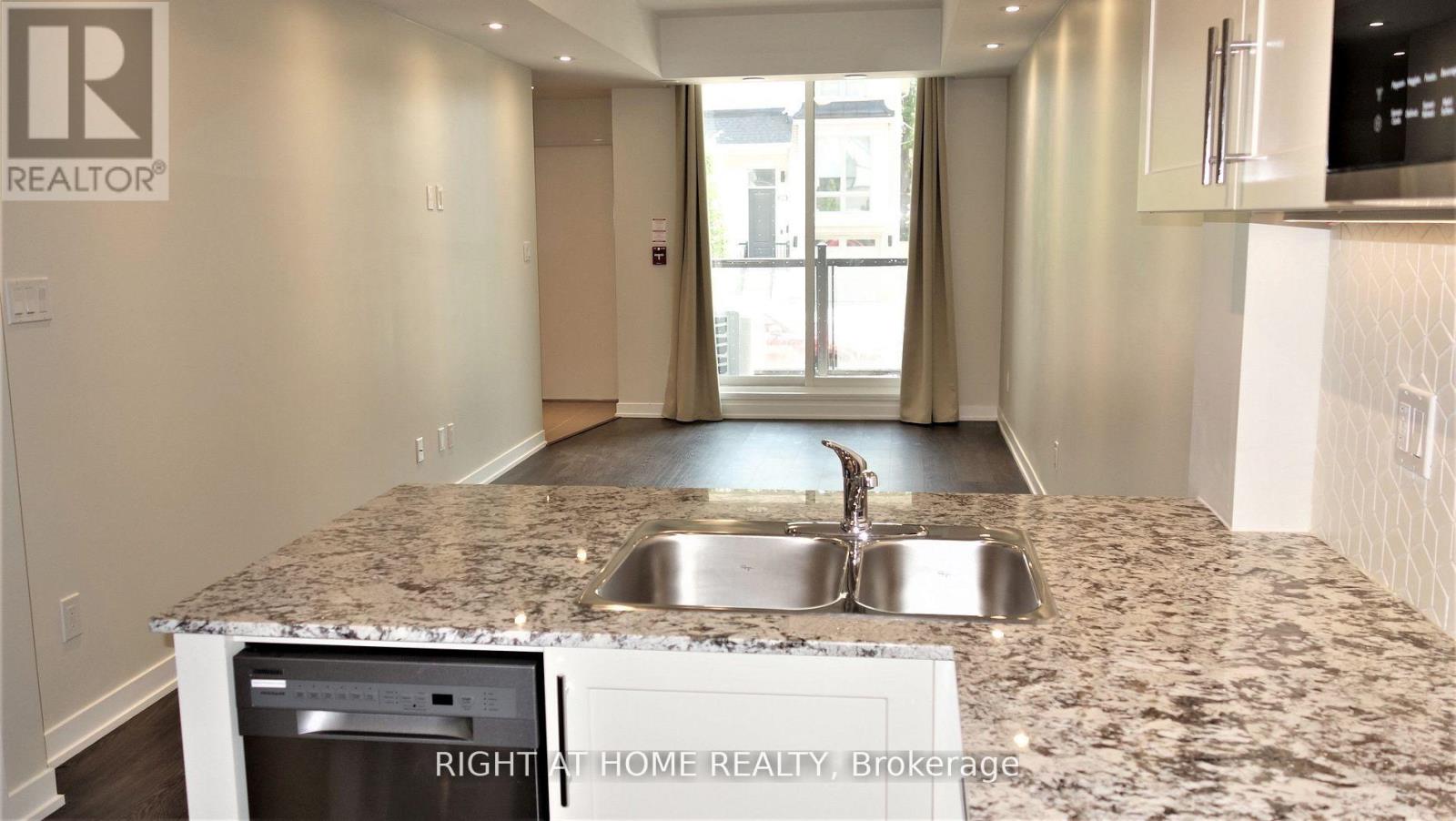5 - 14 Marquette Avenue, Toronto, Ontario  M6A 0E1 - Photo 8 - C12472836