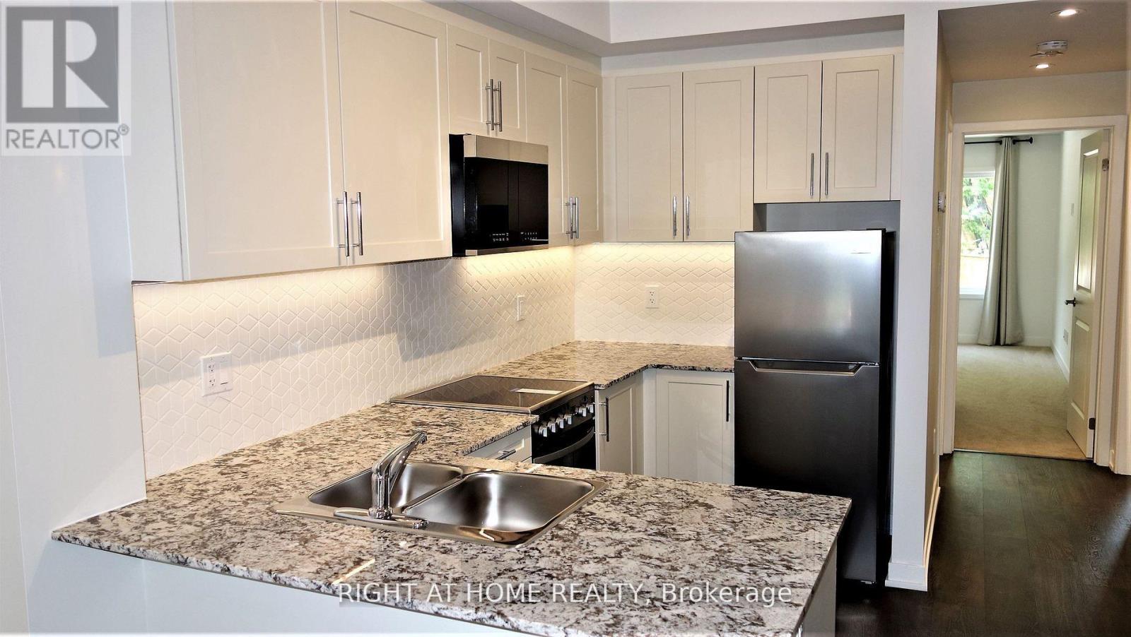 5 - 14 Marquette Avenue, Toronto, Ontario  M6A 0E1 - Photo 9 - C12472836