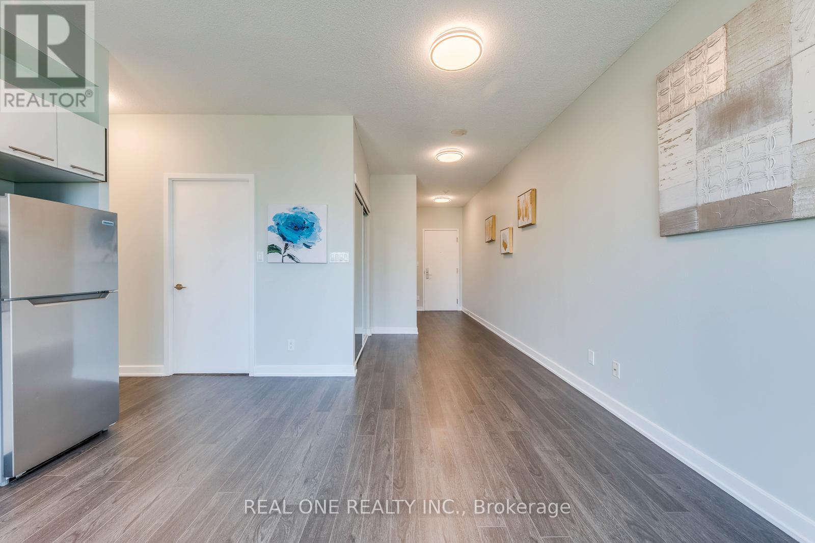2007 - 126 Simcoe Street, Toronto (Waterfront Communities), Ontario  M5H 4E6 - Photo 11 - C12472840