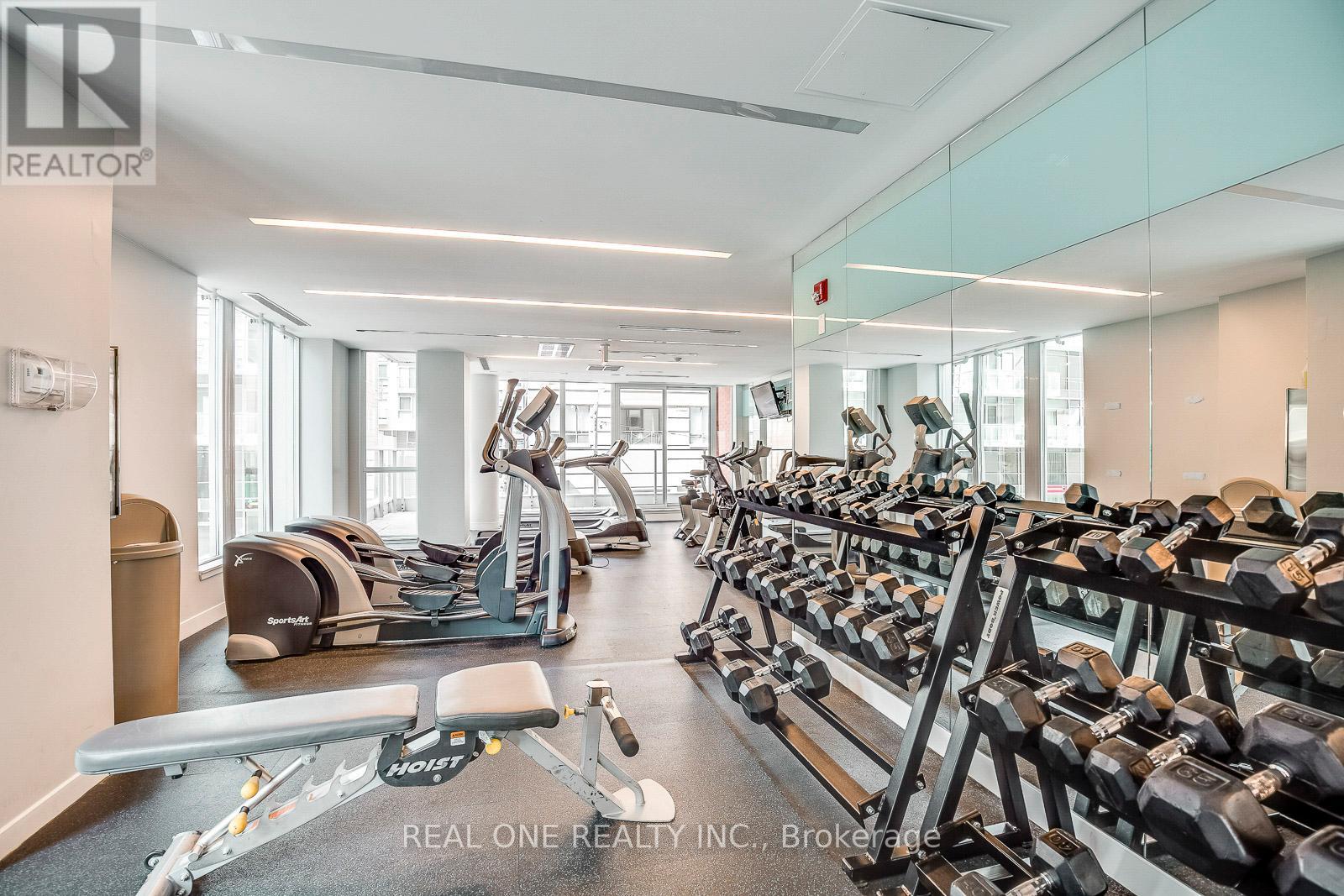 2007 - 126 Simcoe Street, Toronto (Waterfront Communities), Ontario  M5H 4E6 - Photo 20 - C12472840