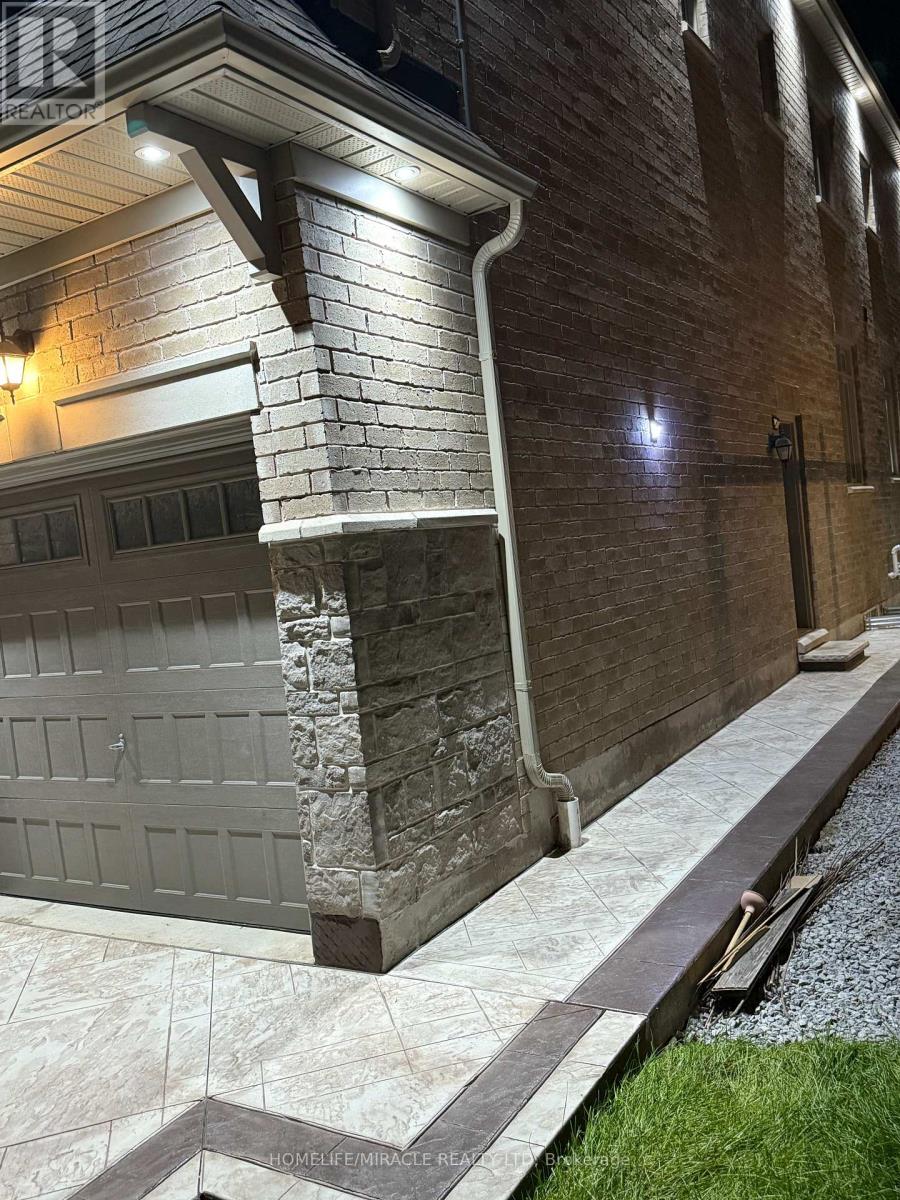 52 Huggins Drive, Whitby, Ontario  L1P 0J5 - Photo 29 - E12472826