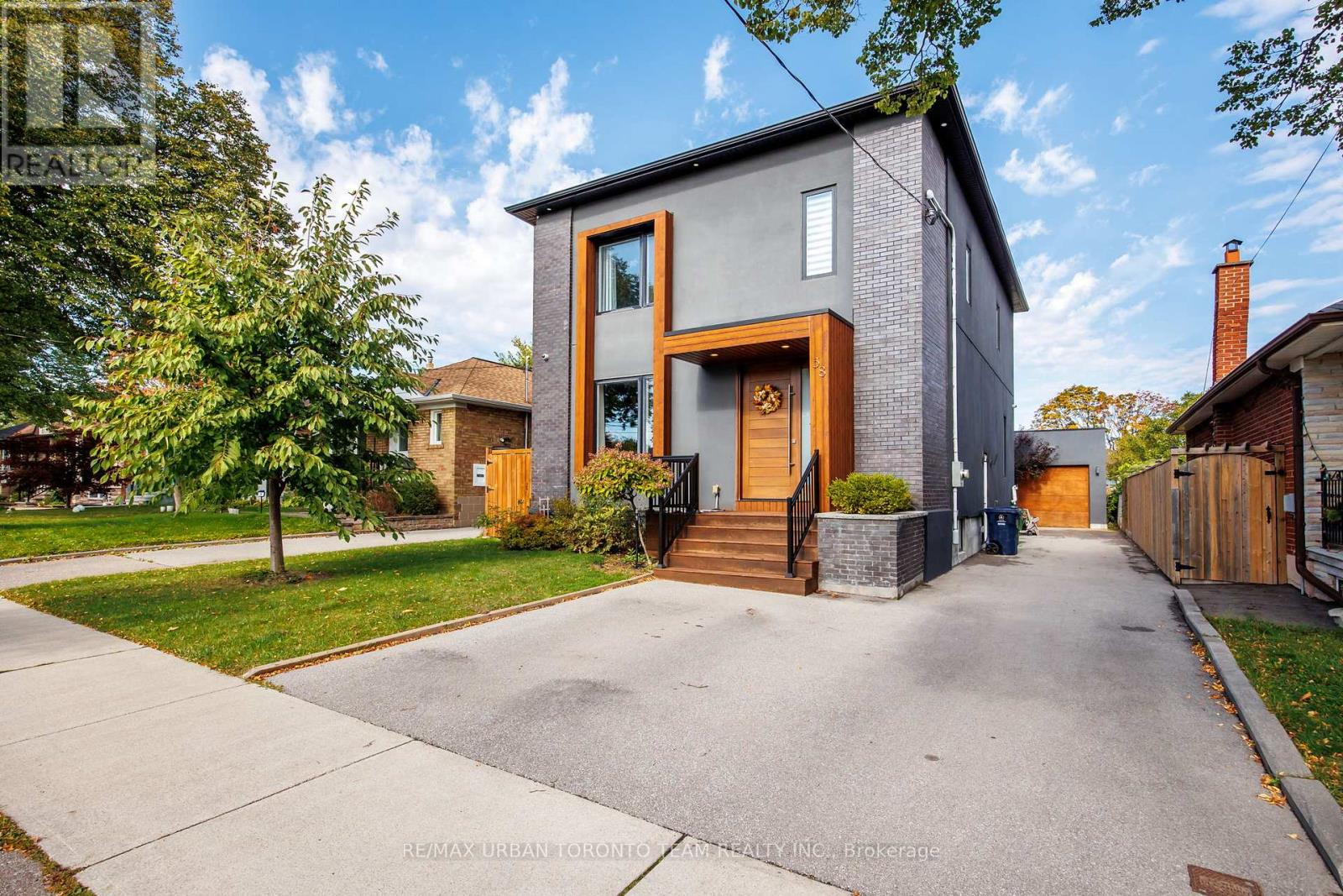 58 Manitoba Street, Toronto, Ontario  M8Y 1C9 - Photo 2 - W12472749