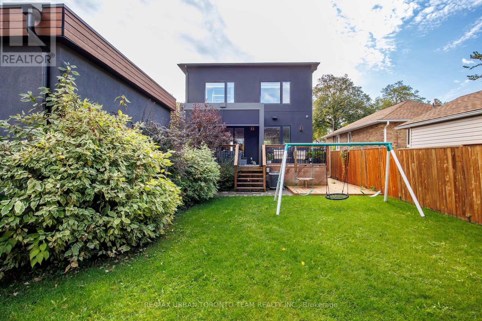 58 Manitoba Street, Toronto, Ontario  M8Y 1C9 - Photo 35 - W12472749