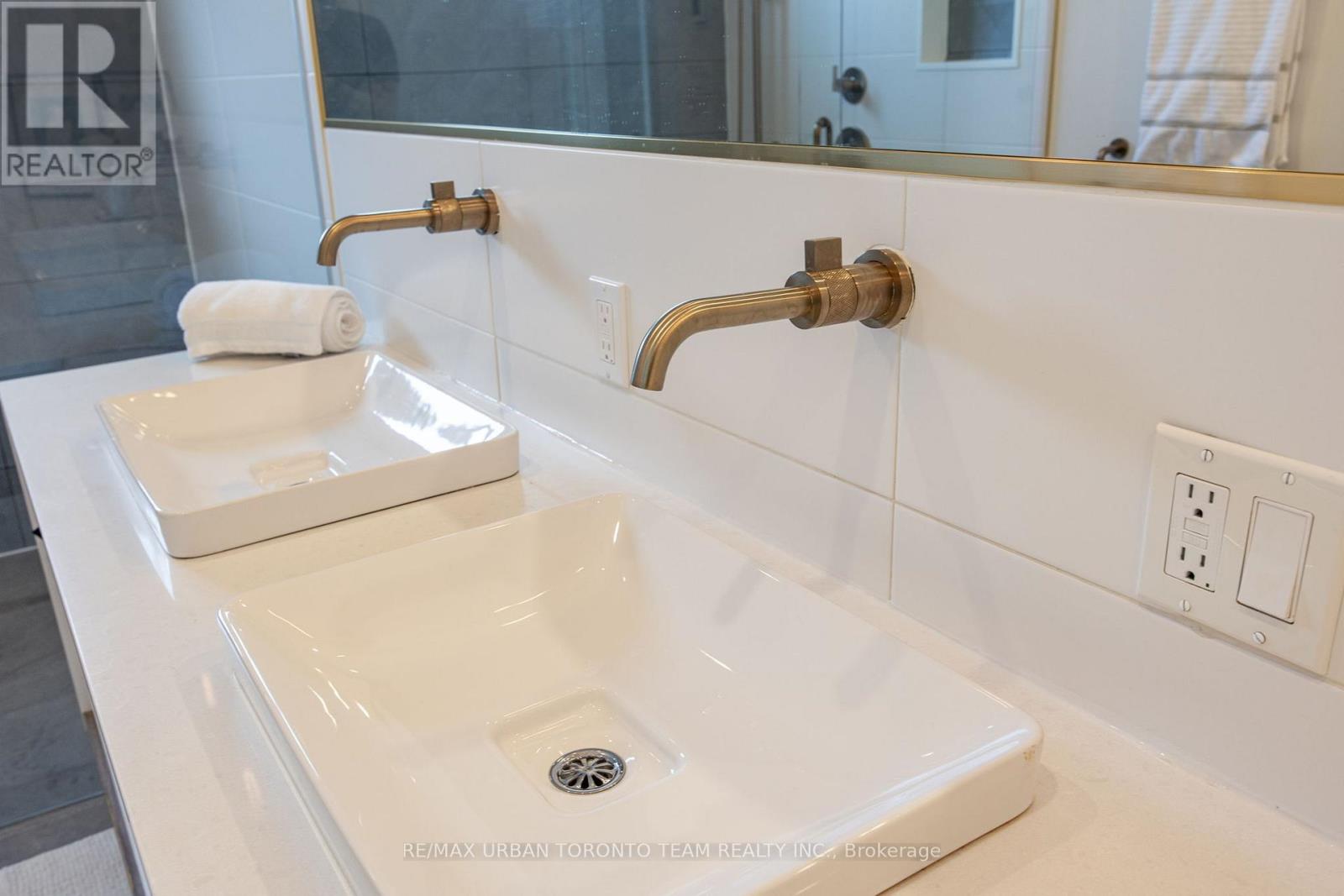 58 Manitoba Street, Toronto, Ontario  M8Y 1C9 - Photo 18 - W12472749