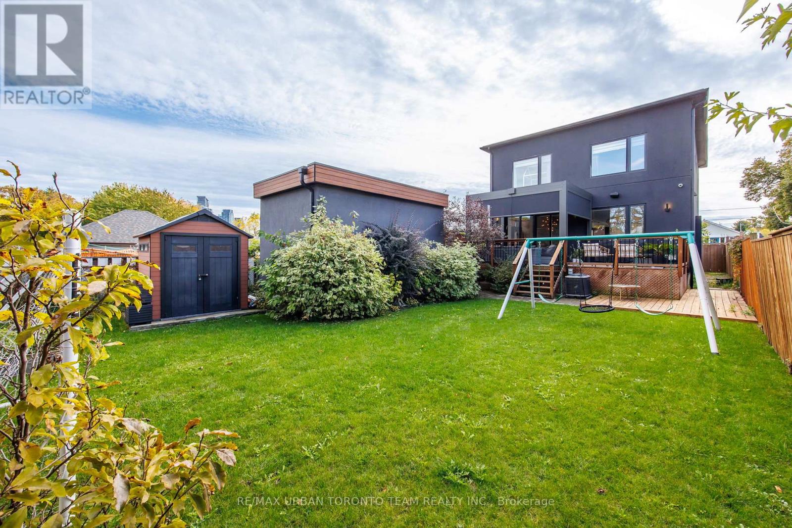 58 Manitoba Street, Toronto, Ontario  M8Y 1C9 - Photo 34 - W12472749