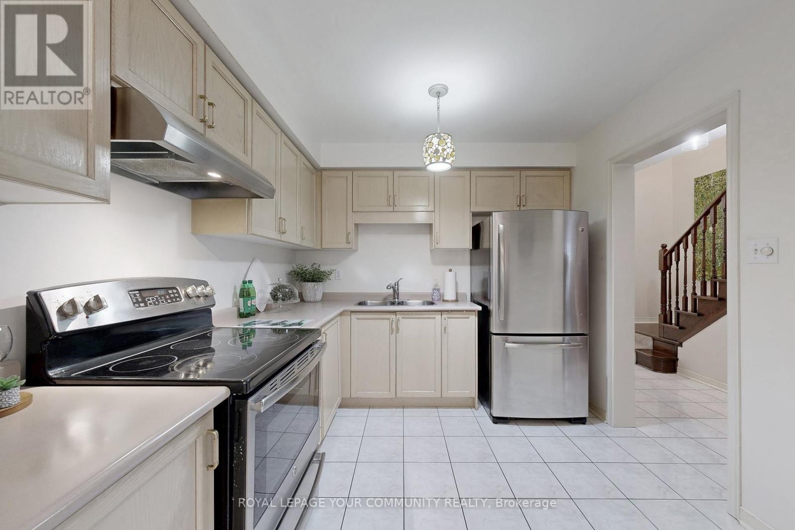 44 Tumbleweed Court, Vaughan, Ontario  L4L 8Y6 - Photo 11 - N12472837