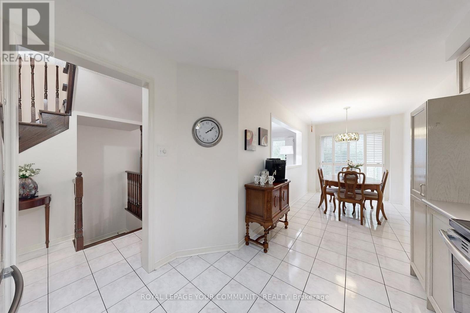44 Tumbleweed Court, Vaughan, Ontario  L4L 8Y6 - Photo 14 - N12472837