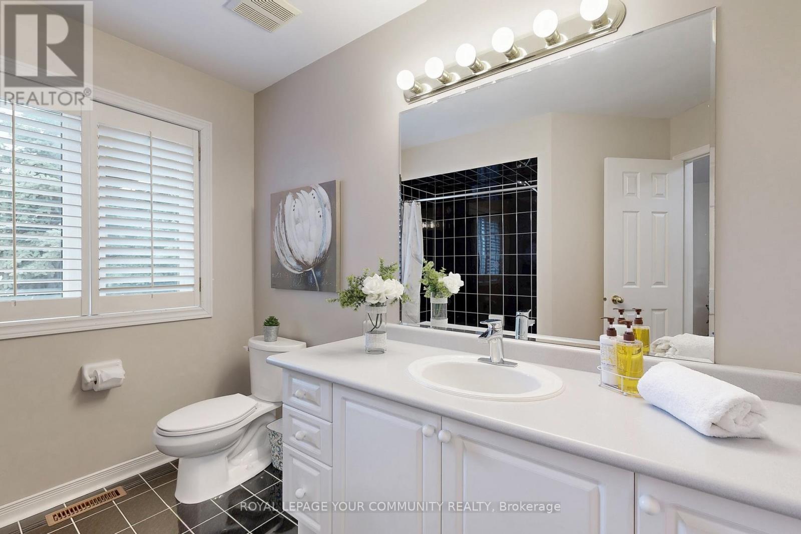 44 Tumbleweed Court, Vaughan, Ontario  L4L 8Y6 - Photo 20 - N12472837