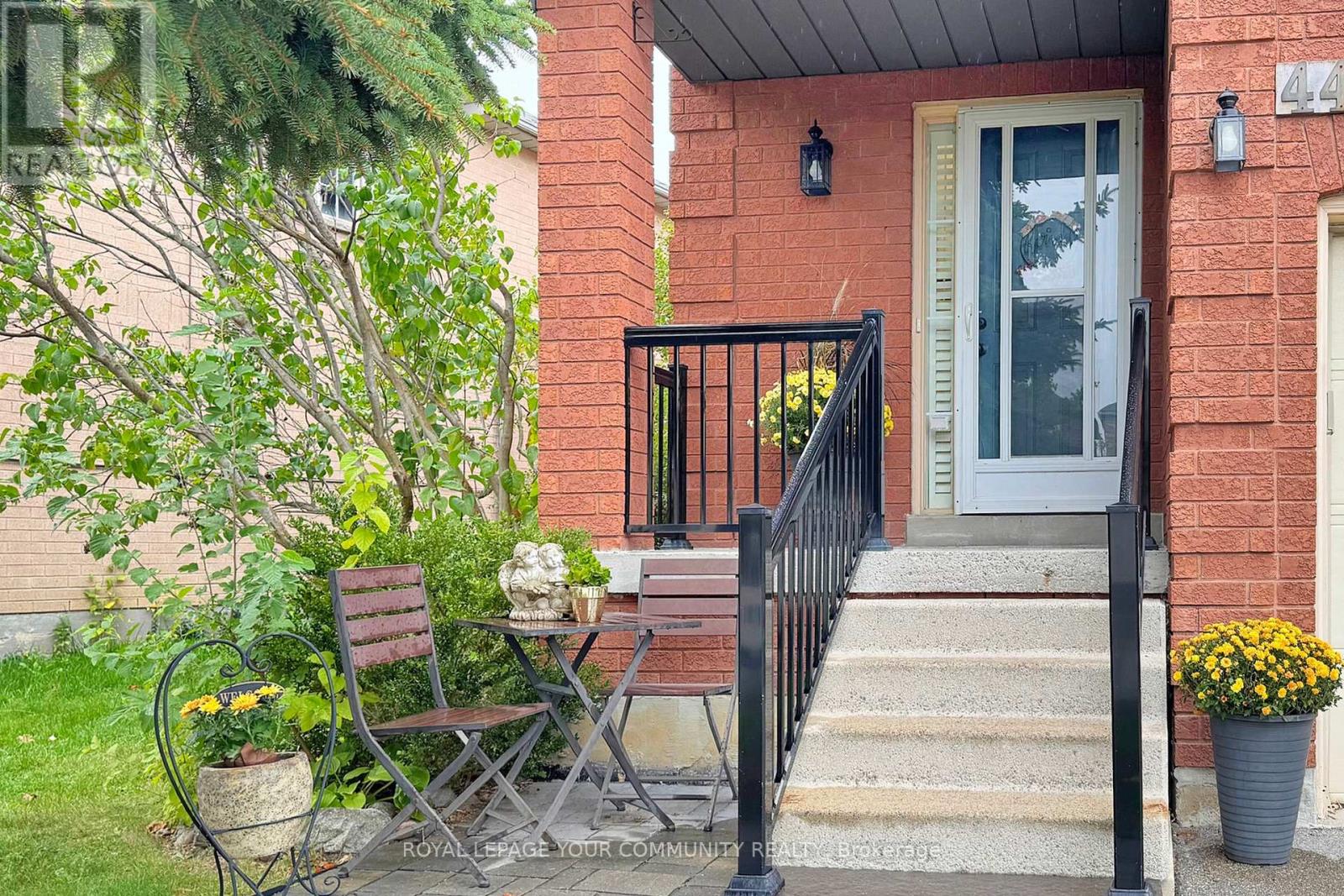 44 Tumbleweed Court, Vaughan, Ontario  L4L 8Y6 - Photo 5 - N12472837