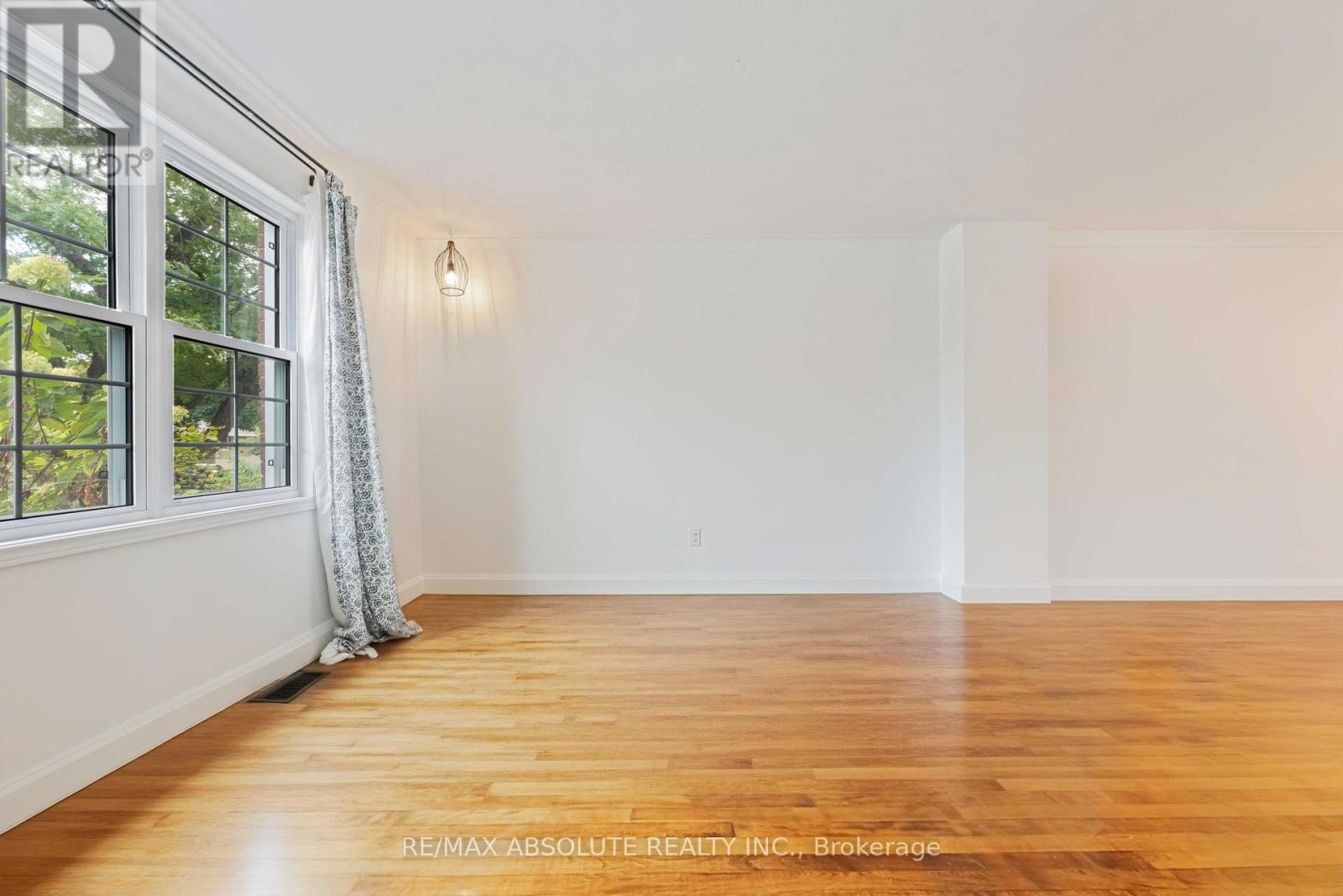 2492 Chasseur Avenue, Ottawa, Ontario  K1V 8E8 - Photo 15 - X12409831