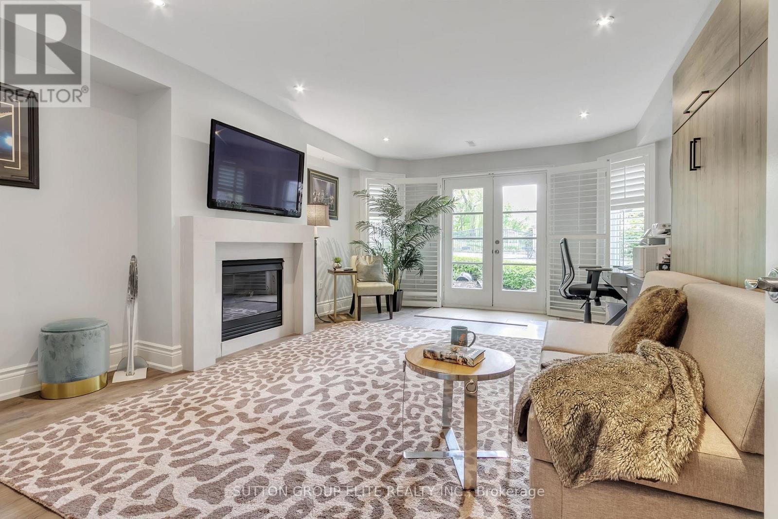 16 Nautical Lane, Toronto (Mimico), Ontario  M8V 4E7 - Photo 10 - W12472818