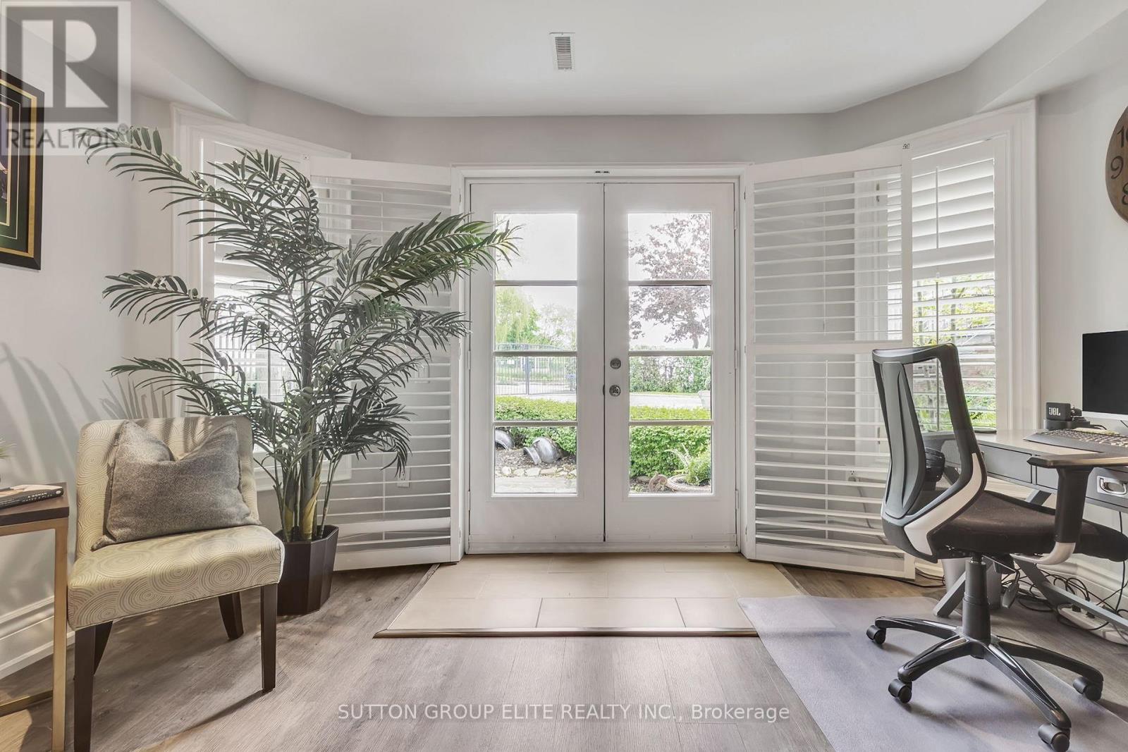 16 Nautical Lane, Toronto (Mimico), Ontario  M8V 4E7 - Photo 11 - W12472818
