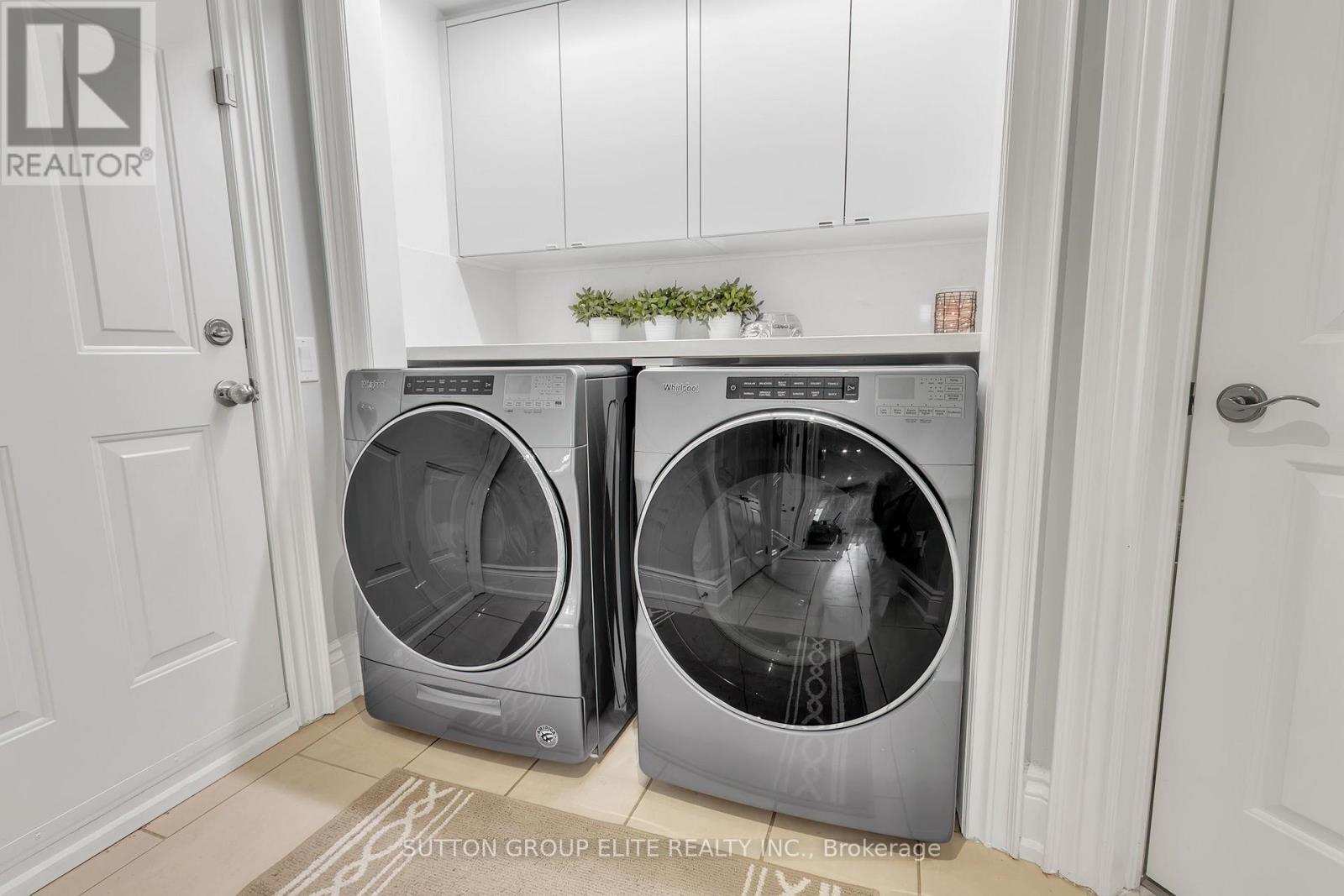 16 Nautical Lane, Toronto (Mimico), Ontario  M8V 4E7 - Photo 12 - W12472818