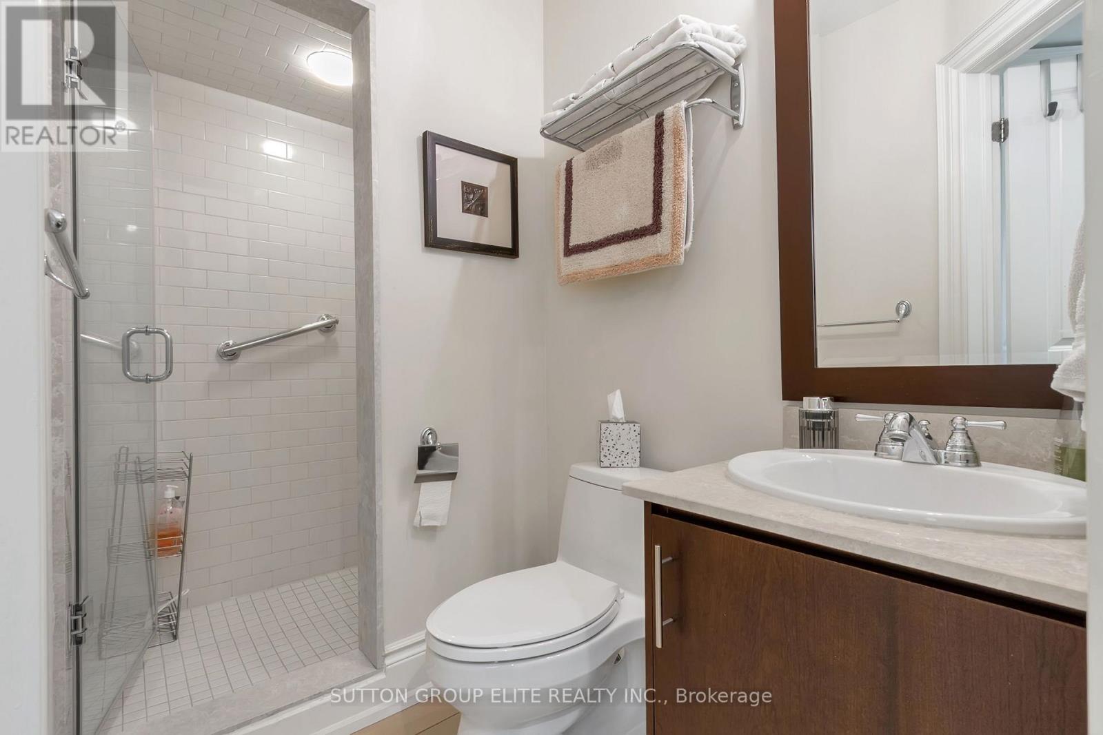 16 Nautical Lane, Toronto (Mimico), Ontario  M8V 4E7 - Photo 13 - W12472818
